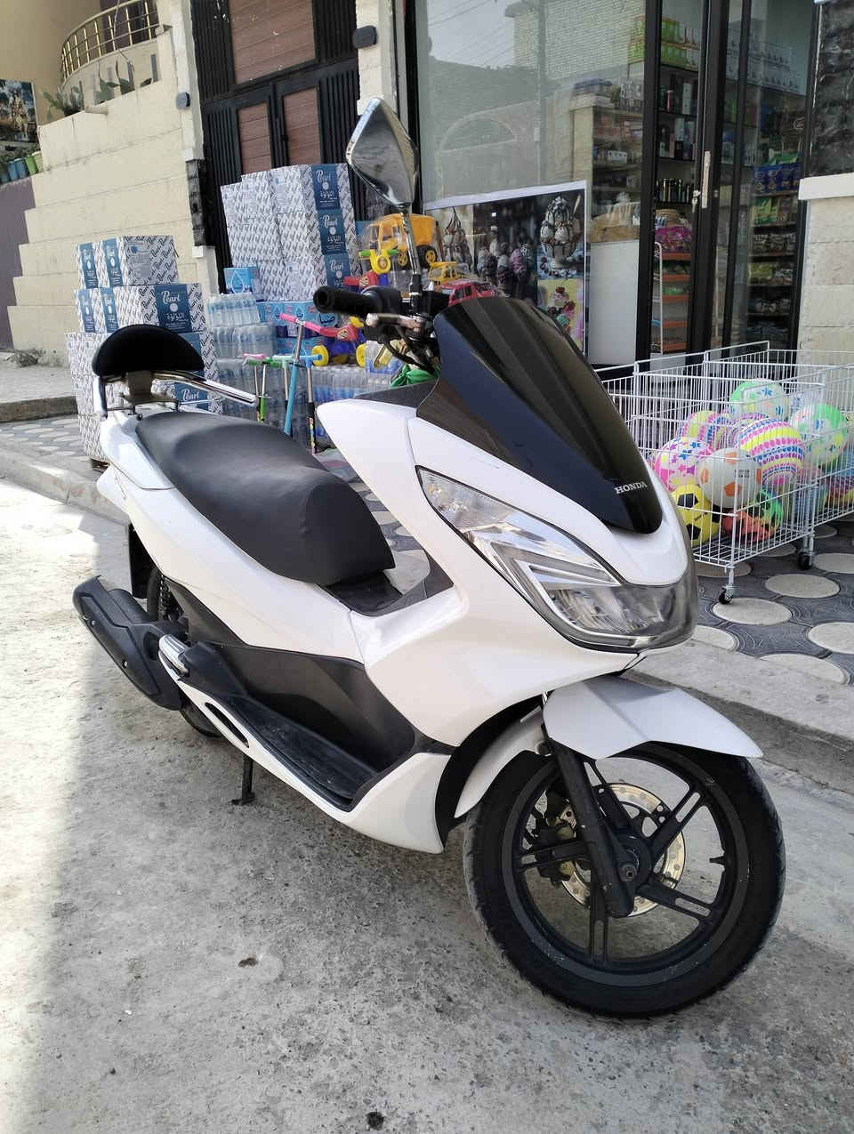 السلام عليكم للبيع دراجة pcx الدراجة جديدة مكفولة مكاني بغداد الشماعية ***********
