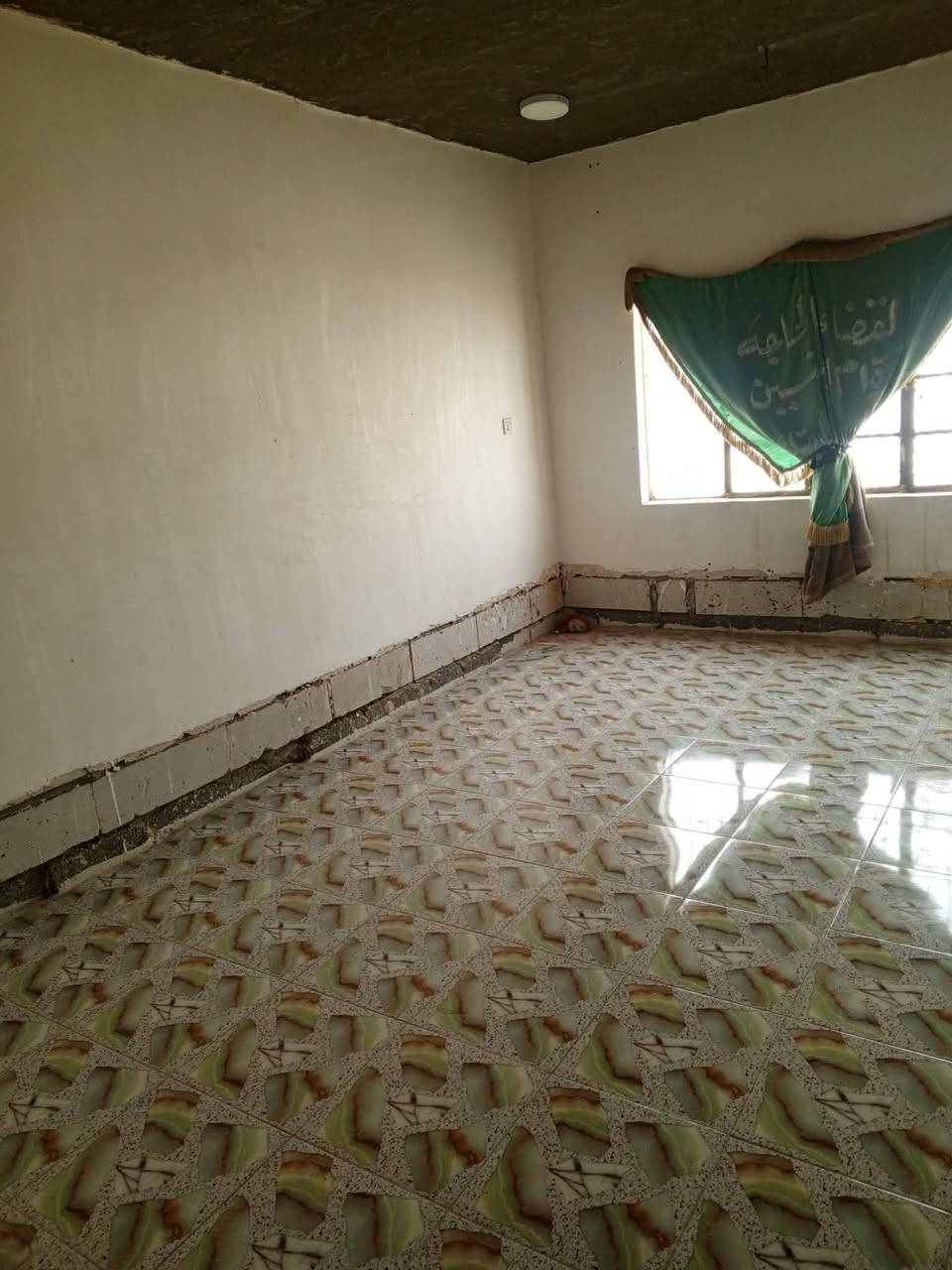 السلام عليكم
بيت للبيع زراعي المساحه ١٠٠ متر العنوان بالسده حي النصر الثاني خلف المدرسه على الشارع العريض البيت طابقين يتكون الطابق الاول من غرفه + وصاله + مطبخ + طارمه وصحيات الطابق الثاني غرفتين وبيتونه البيت نضيف وكامل السعر المطلوب [ 30 ] مليون وبي مجال الاستفسار / *********** // ***********
