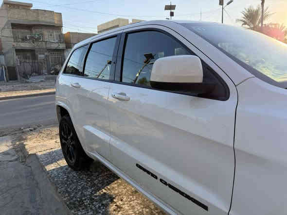 السلام عليكم

جيب بلاك توب للبيع

 محرك 6 سلندر 3600

الموديل  2020

ماشيه 62 الف 

لون ابيض

رقم بغداد 

وارد امريكي 

حادثها بسيط 

صور الحادث مرفقة بالمنشور

لغد شاصي كير مكينه مكفول

سستم سماعات هارمن كاردن harman/kardon

-بصمة تشغيل وابواب

-جنطة كهرباء

-حساس خلفي

-رادار جانبي

-نقطة عمياء 

-تدفئة مقعد السائق

كرسي السائق كهرباء

-تدفئة المقود

-مقود كهرباء

-المقاعد جلد

-نظام قيادة اقتصادي ورياضي وعادي

-شاشة كبيرة 
 

-نظام الملاحة والخرائط

-نظام تثبيت السرعة (الكروز)

-كاميرا دوارة اصلي

 -مرآة تعتيم عاكسة للضوء داخلية وجانبية

-اطارات حجم 20 اصلي

السعر 250 وبيها مجال

العنوان بغداد - الشعلة

الاستفسار

     
***********
