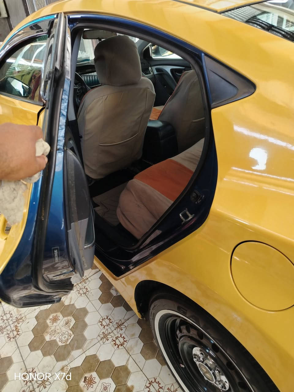 السلام عليكم النترة ٢٠١٥ رقم بابل يسمي سنويه ل ٢٧ حادث بنيد مبدل بدون دواخل تخم تاير منظومة تبريد جديده حداديه جديده محرك كير نضيفات تحكمات عاديه لايت زنون السعر ١١٣ وبي مجال مكاني حله فنديه رقمي ***********
