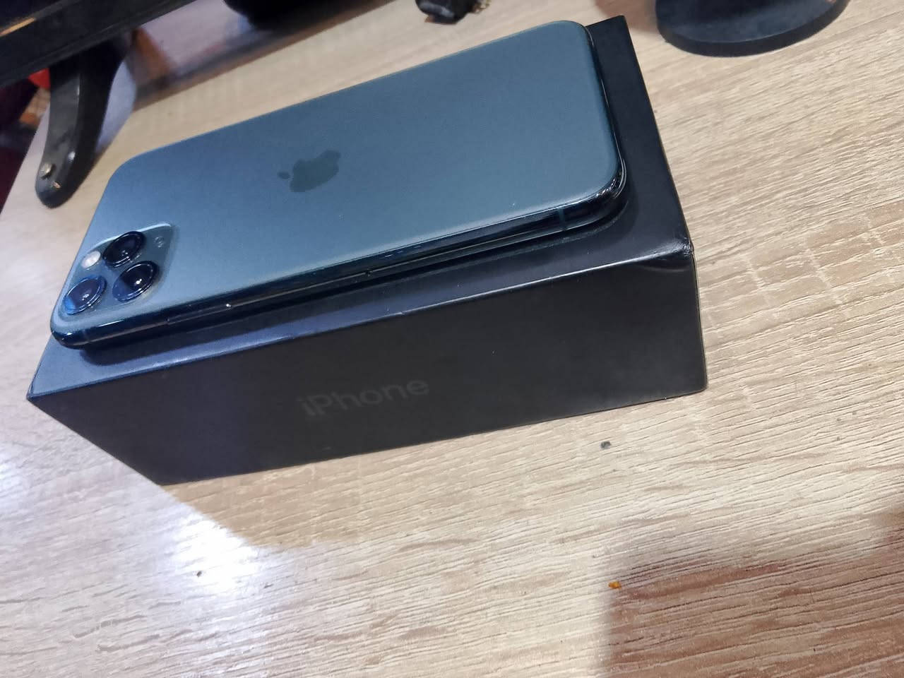 ايفون 11برو تلفون مكفول من كلشي البطاريه 61 مكاني بغداد ***********. بي واساب
