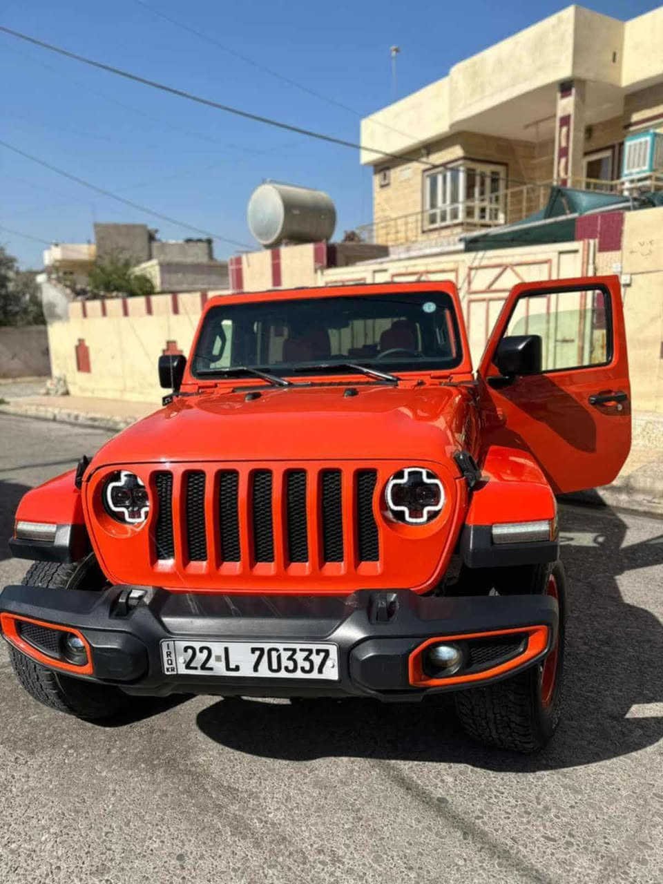 الحلوه للبيع
اللون البرتقالي المرغوب يعني تتونس بلشارع 😅📍
الساره موديل 2018
السياره سفاري تتفصخ البيبان والقماره تصير كشف
السياره بصمه
فور ويل
كامله من كل شي باسمي.
مابيها اي نقص
ضررها جاملغ والبنيد اسم بدون دواخل ايرباك بس الستيرن و راجع سستم
السعر 260
***********
