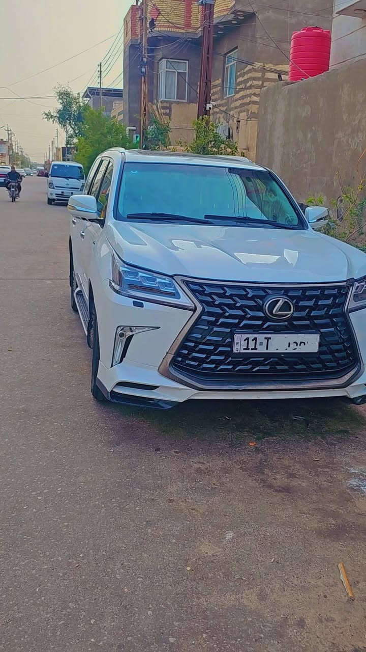 سلام عليكم لكزز للبيع مديل ١١محدثه ٢٢مصبوقه حزام نا ابيع صبق الكل فول مواصفات مكينه ٨سلند ***********مكاني البصره
