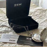 قلادة وساعة جيب من براند (Zen Diamond) الشهير ✨  الحالة: جديدة كلياً  ...