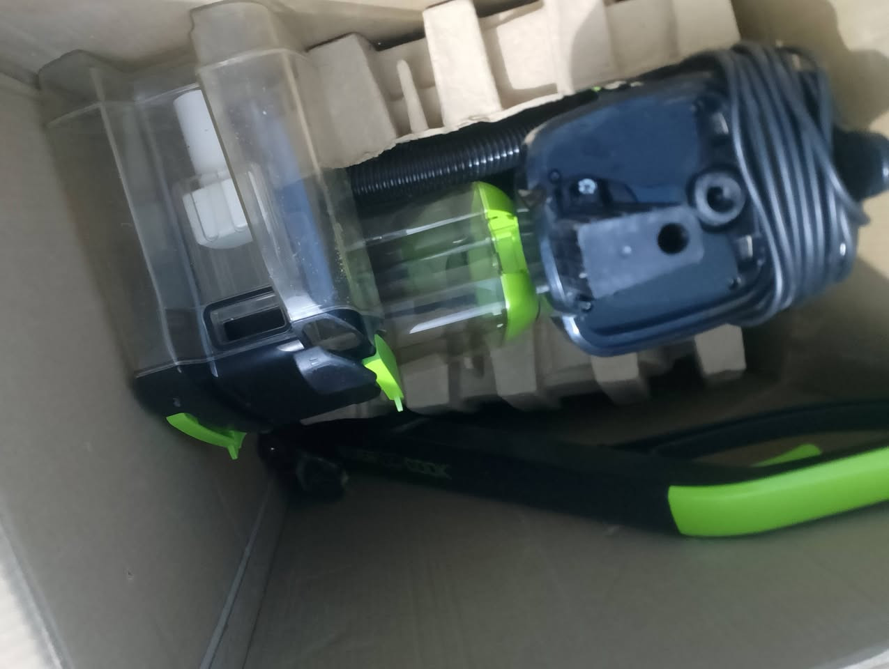 مكنسه غسيل وتنضيف السجاد موقعي استعمال مره واحده المانيه اخذتها ب250 غراضها كامله كلشي مناقصها السعر ب125 الف جديده كلش مكاني بغداد العامريه
*********** متواجد وتساب
