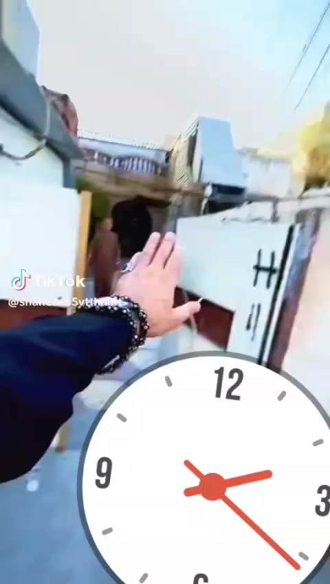 بيت للبيع بياع شارع المواصلات 
الواجهه 6
النزال 12 
والمساحه 244
أتواصل واتساب ***********
