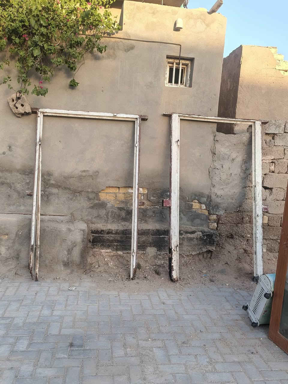 السلام عليكم
شبابيك وبيبان حديد للبيع
تواصل خاص


**إذا كنت صاحب هذا الإعلان وتريد حذفه لأي سبب، رجاءا أرسل رسالة إلى الدعم الفني**