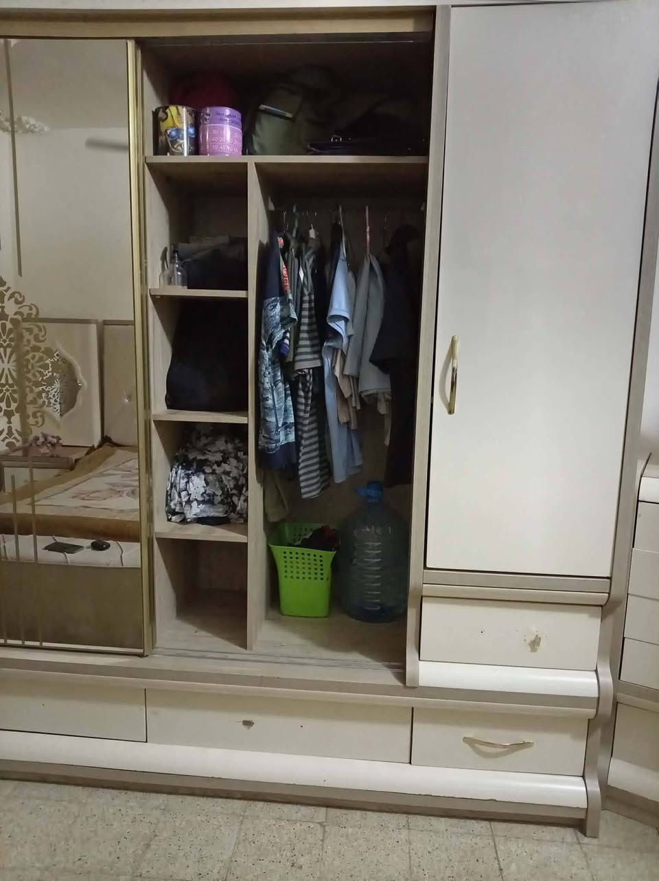 غرفة ضخمة قويه جداً تحتوي 9 قطع السعر 750 وبيها مجال بسيط مكان بغداد شراي يدخل خاص


**إذا كنت صاحب هذا الإعلان وتريد حذفه لأي سبب، رجاءا أرسل رسالة إلى الدعم الفني**