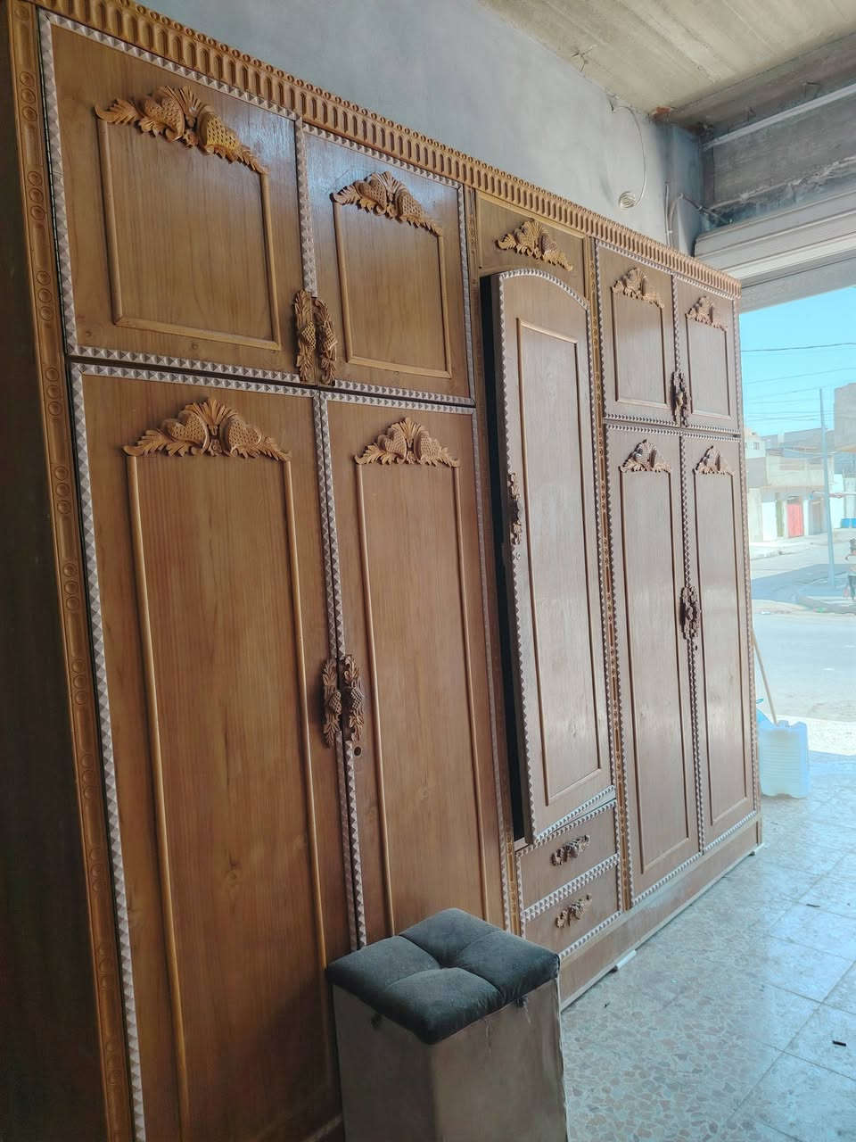 قنصور لبيع ٣٥٠الف وبيامجال ***********

