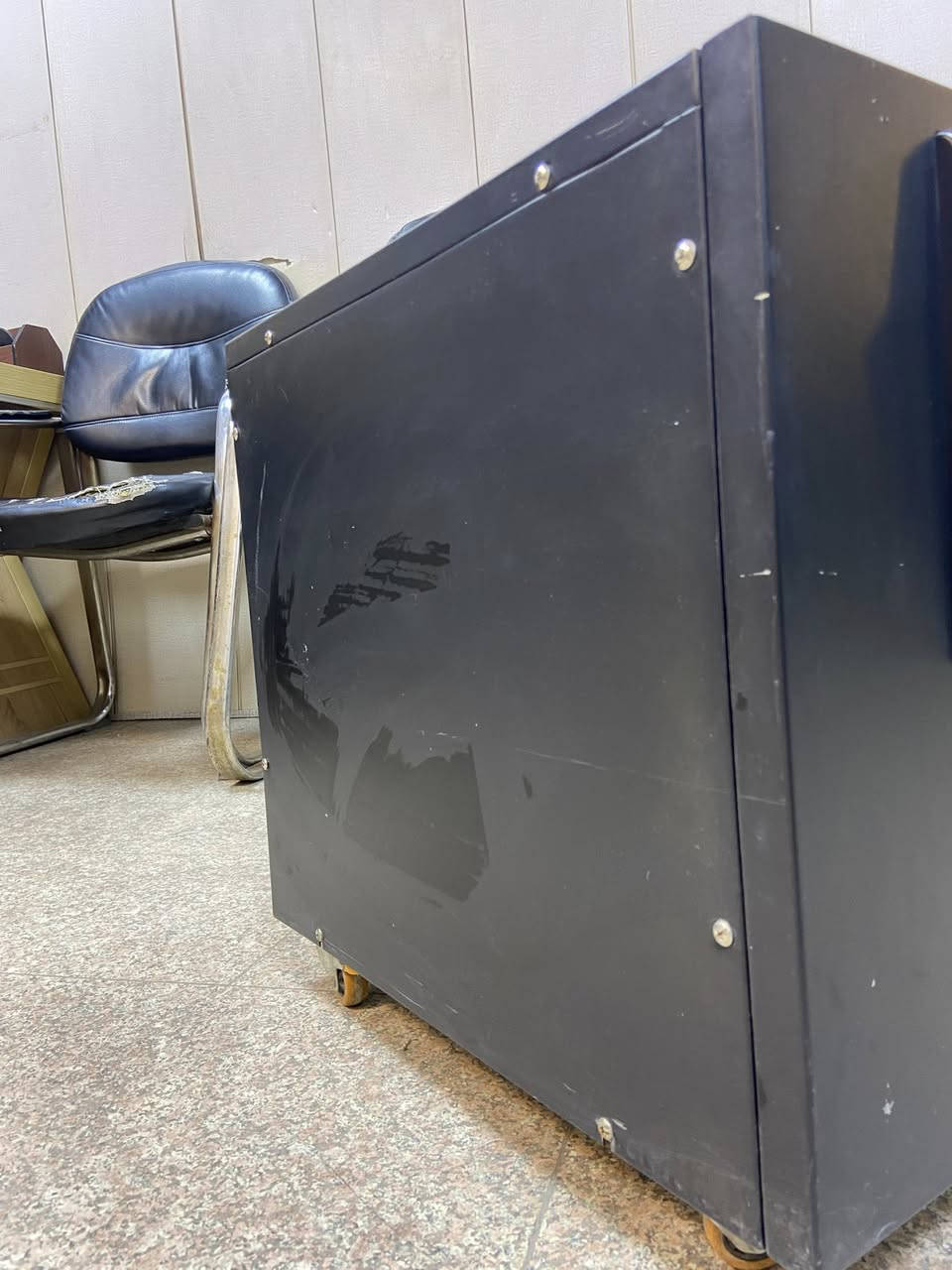 السلام عليكم  UPS  للبيع  جديد ونضيف موصفات عاليه ***********
