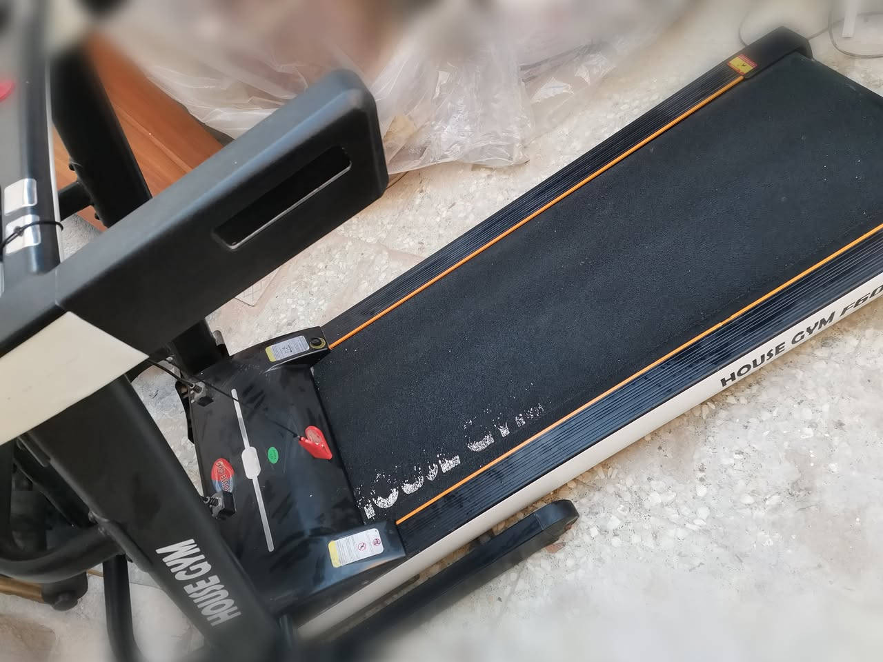 جهاز جري مستخدم قليل حجم كبير ماطورين نحاس
جبلي مع جهاز تكسير شحوم 
قدرة التحمل 180 كيلو 
شاشة lcd قياس السعرات الحرارية والمسافة.. منفذ AUX ومنفذ USB
السعر 300 الف
مكان بغداد الاعظمية.. راغبة خاتون


**إذا كنت صاحب هذا الإعلان وتريد حذفه لأي سبب، رجاءا أرسل رسالة إلى الدعم الفني**