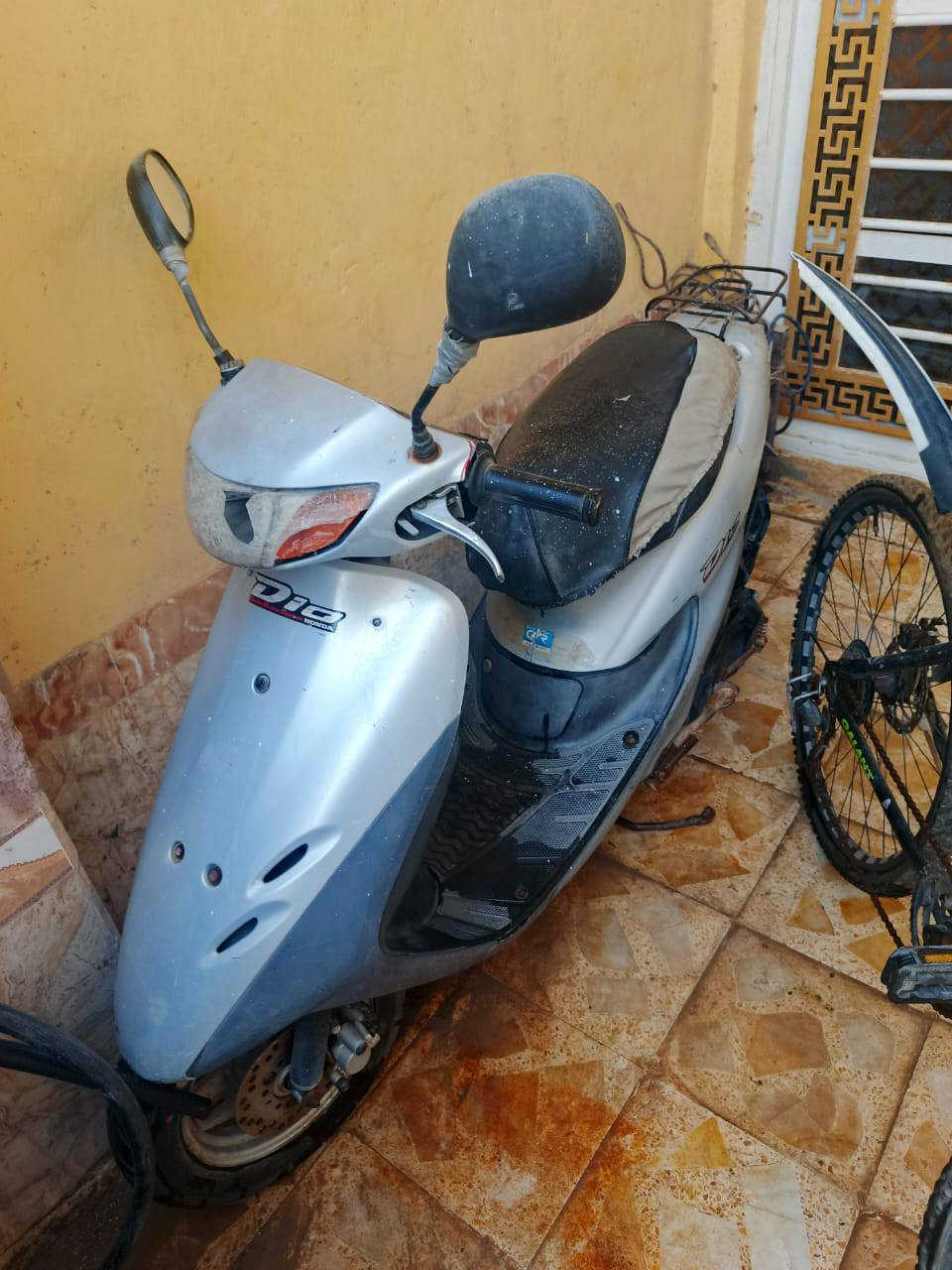 السلام عليكم دراجه كوم حديد  السعر 200 ألف أو بيه مجال للطيبين


**إذا كنت صاحب هذا الإعلان وتريد حذفه لأي سبب، رجاءا أرسل رسالة إلى الدعم الفني**