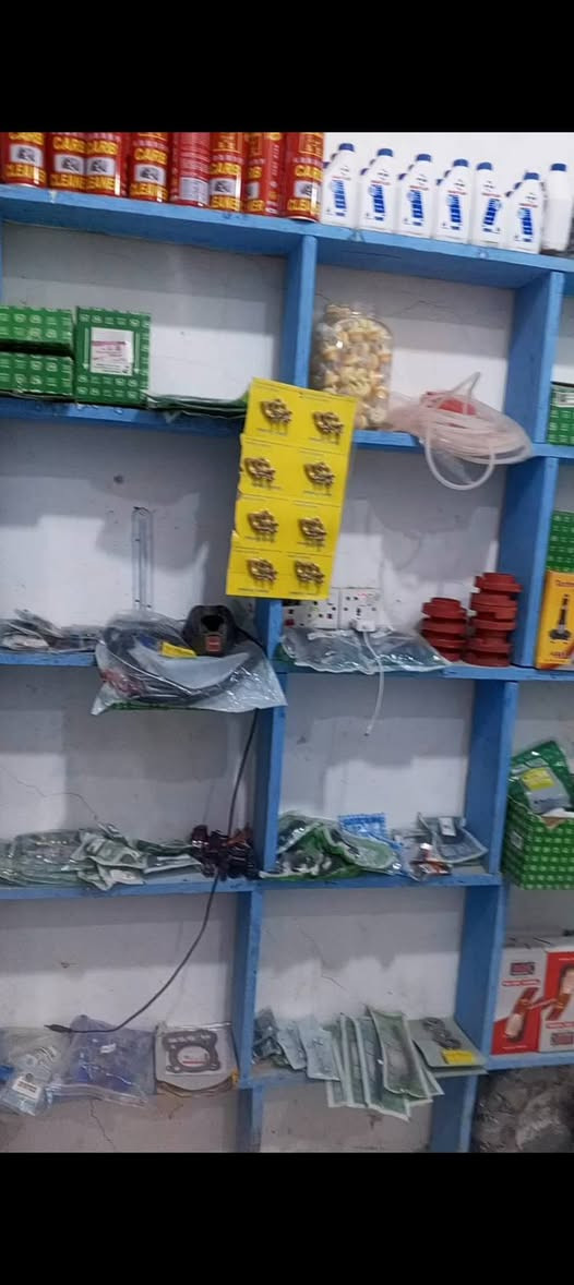 السلام عليكم مواد احتياطيه تكتك للبيع ابيع شلعه استفسار اتصل ***********
