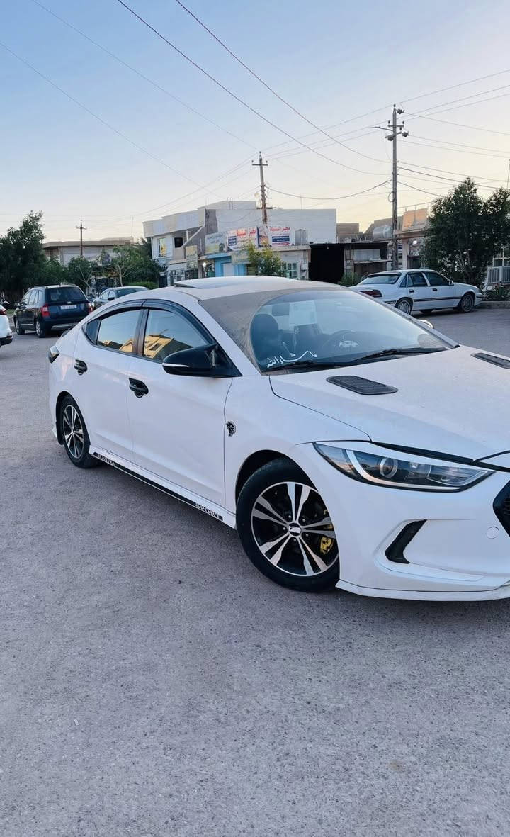 للبيع النترا موديل 2018 وارد كندي الحادث ربع الجاملغ الامامي  ونطخت عندي بجاملغ الخلفلي عكس السائق يعني قطعتين .
🎶  رقم اربيل الجديد #بأسمي تحويل مباشر . 
🎶  محرك 2000 دوش .
🎶  فتحة .
🎶 بصمة دخول وتشغيل وصندوك ذكي .
🎶 كشنات تدفئة .
🎶 شاشة عطلات .
🎶 شاشة وكامرة كار بلي بلادي .
#السيارة عليها ادامة كاملة متصرف عليها كلشي .
#السعر 135 وبيها مجال بسيط 
 مكان السيارة الأنبار / الرمادي 
‭0781 692 4604‬
متواجد وتساب واتصال فقط
