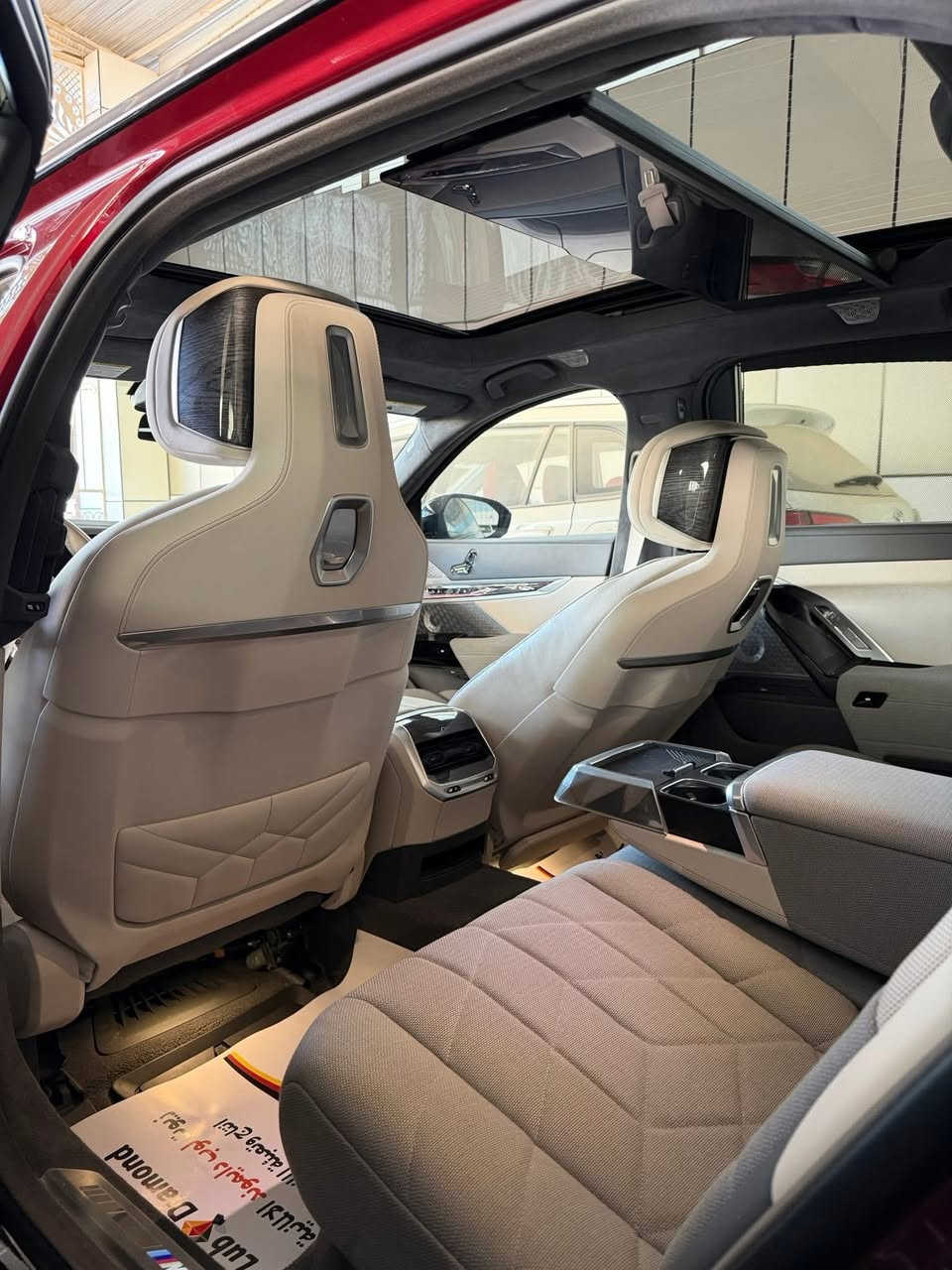 سلام عليكم سياره BMW760 وارد امريكي كلين تايتل السياره نضيفه بمعنى الكلمه عليه رقم مميز السياره بأسم الوالد ثاني يوم تحويل فول موصفات المعروف عل 760i مفلغه بلكامل ppf ماشيه 70.000km السعر 93.000$ بيه مجال بسيط مكان السياره 
المنصور 

+964 780 819 5122

