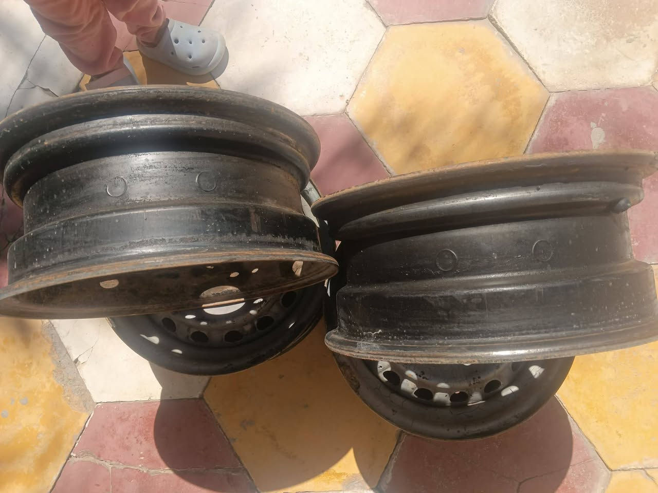 ويلات أرنب نضيفات عوزهن بس صبغه لسعر ٢٠٠مكانهن دوانيه ***********
