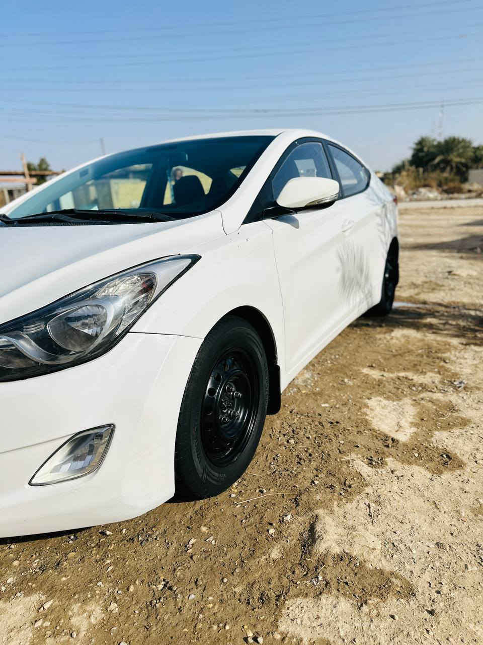 السلام عليكم افانتي 2012  مكفوله من ضربه والتبديل والععجون بيها صبغ شي بسيط جدا  مكينه 1600 مكينه وكير مكفولات
حداديه 100/100 
تبريد ثلج+ تدفئه شغاله
تخم تاير جديد 
حساسات الخلفيه شغله 
رقم واسط نكليزي  سياره جاهزه ربع ما تصرف عليها 
المكان الناصريه مركز سعرها 98 وبيها مجال 
***********
