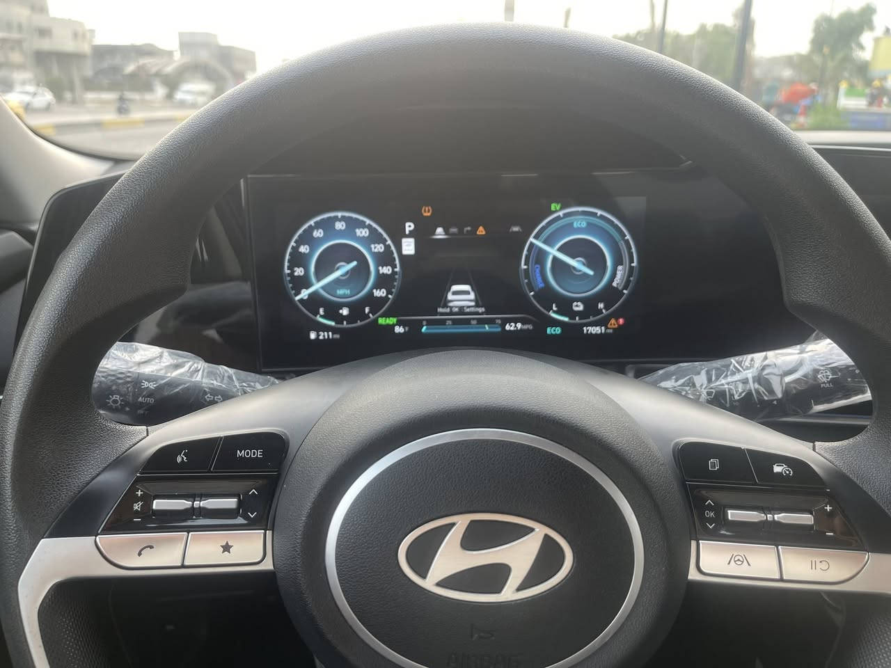 النترا هايبرد SEL  الموديل 2024 حادثها جاملغ امامي مبدل نفس لون بدون صبغ   بدون ايرباك ايضا لون اسود ميتاليك الجديد ماشية 20 الف 🔘

المواصفات SEL اعلى شي موجود بالهايبرد :-

🔘سستم صوت من شركة Bose 🔊 + دمام مع امبليفاير

🔘لد امامي + لد خلفي 

🔘دشبول متصل + لد ليزري مخفي مع اناره مخفيه اكثر من 64 لون 🌈

🔘لايت زنون 3 عدسات بلادي مع حاجب لد نهاري 

🔘بصمه تشغيل وايقاف السياره 

🔘حساس امامي + حساس خلفي 

🔘كامرا دواره + حساس 360 درجة

🔘اوتو  هولد 

🔘مود درايف 

🔘اربع مودات قيادة

🔘سايد بريك كهرباء 

🔘رادار  امامي + رادار جانبي + رادار  خلفي

🔘صندوك  ذكي عند الاقتراب 

🔘يدات بوب لمس للبصمه

🔘نظام ترحيب للسائق مع انارة 

🔘تبريد منفصل مع مناخ منفصل للسائق والراكب 

السياره قفله مواصفات جريدة 

كل مواصفات موضحة

الاتصال ***********
