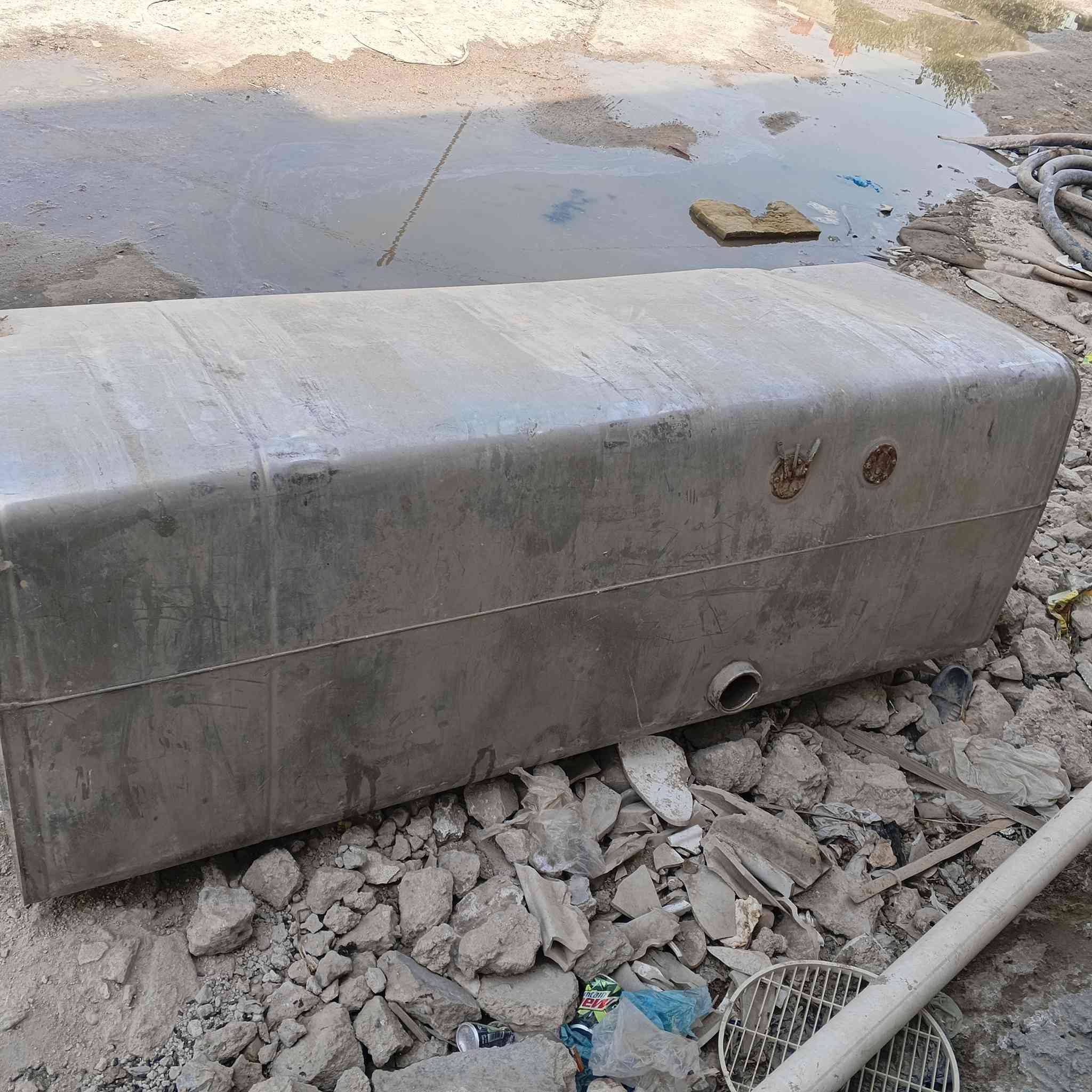 سلام عليكم تانكي للبيع الف لتر مكاني بغداد جسر التاجي الدوار السعر 750وبي مجال رقم  ***********
