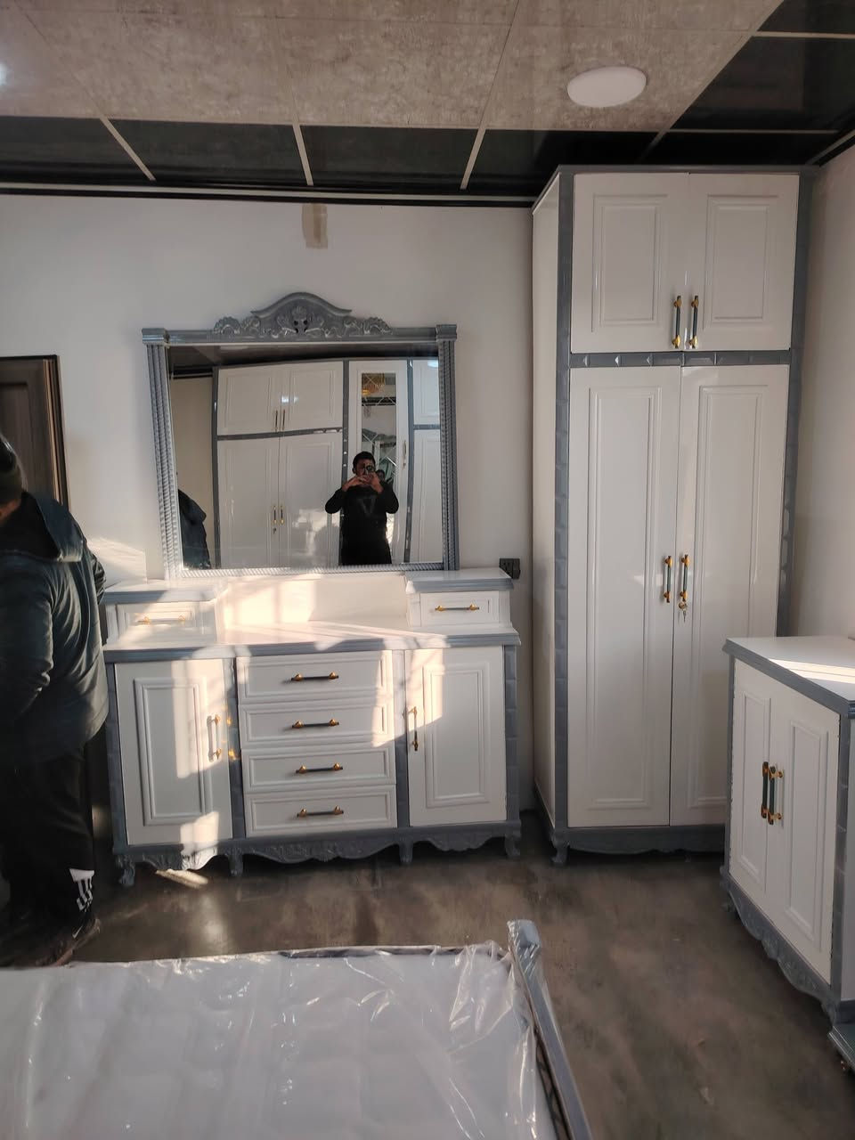 معمل ومعرض القمه لبيع غرف النوم الصاج (نقدا) و (بالتقسيط) على 18 بدون مقدمة
خدمة استبدال الغرفة القديمة بغرفة جديدة مع الاتفاق على الفرق
العنوان الموصل الايمن الصناعة القديمة اليابسات بالقرب من جامع ابو زعيان
*********** يوجد واتساب
*********** يوجد واتساب
المشمولين بالاقساط جميع الموظفين والمتقاعدين وابطال الداخلية والدفاع على مصرف الرافدين حاملي بطاقة الماستر كارد
