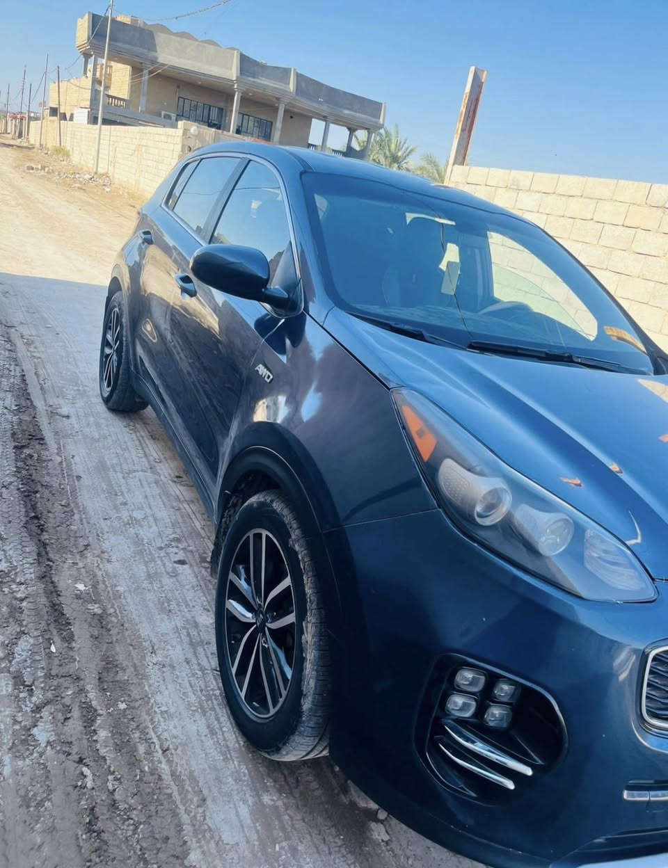 السلام عليكم مكلف بنشر سبورتج 2017 وارد امريكي محرك جي داي محرك وكير مكفولات تخم تاير صدر تبريد كله جديد سياره بيهه 4 قطع صبغ بس رش. بدون دواخل //ماشيه 100الف المكان واسط صويره السعر 127$ لاستفسار ***********
