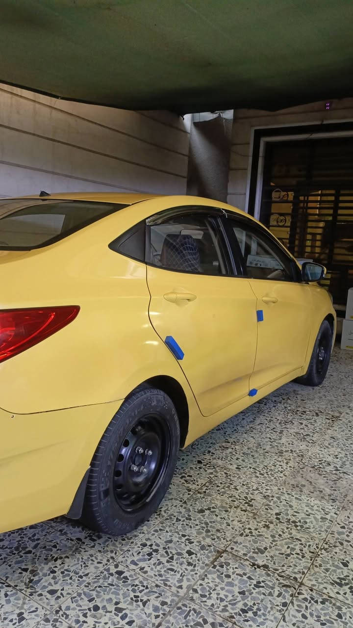 السلام عليكم
اكسنت موديل ٢٠١٥ خليجي 
مكينه ١٤٠٠
رقم بغداد انكليزي 
باسمي 
السونار بل منشور 
عارضها ب ٧٨
مكانها بغداد البلديات 
***********
