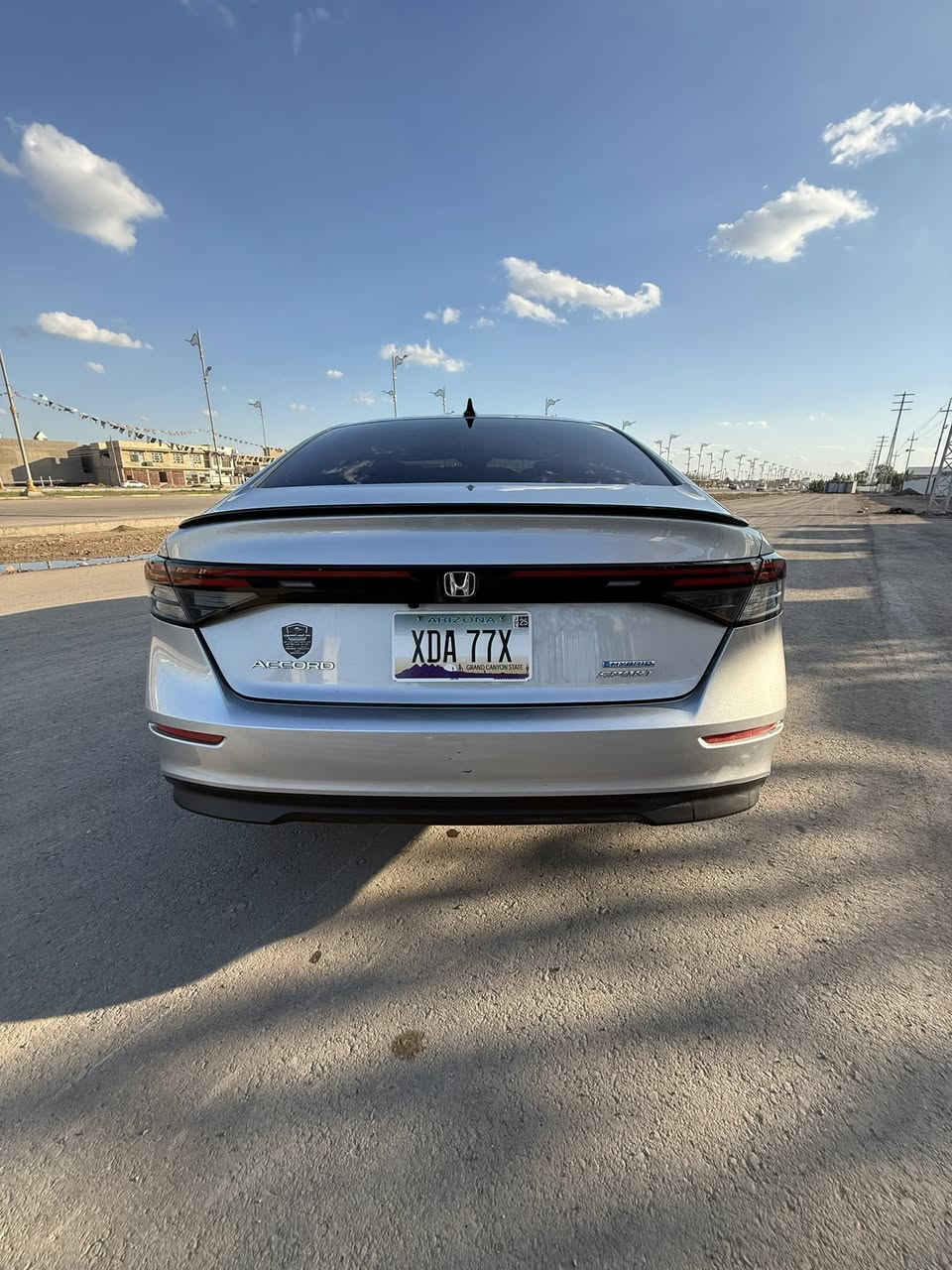 السلام عليكم
للبيع
هوندا اكورد هايبرد فئة سبورت موديل 2024 اللون سلفر 
المواصفات 
مكينه 2000 هايبرد 
بصمة
فتحة سقف
رادارات امامية وخلفية
كراسي كهرباء 
تشغيل عن بعد
شاشة كبيرة
ماشية 35 الاف ميل 
وارد امريكي حادثها فقط صبغ بالجاملغ الامامي الايمن موضح في الصور
السعر 220 وبيها مجال
 
للاستفسار ***********
