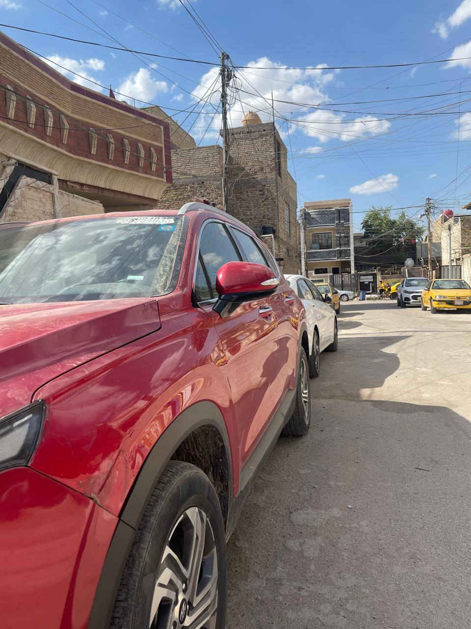 السلام عليكم سنتافيه امريكيه موديل ٢٠٢٣ رقم بغداد
اب اسمي بيهه قطعه صبغ فقط والباقي كفاله عامه 
السياره فول مواصفات عده الفتحه تصمه كامره لإدار
حساسات .. حداديه وتايرات عله وضع الوكاله تجي وشوف 
سياره مال بيت ... مكان السياره بغداد الشعب شارع صحه
السعر ١٧٠ وبيعه مجال بصيط حك جيتك وتدلل
***********
