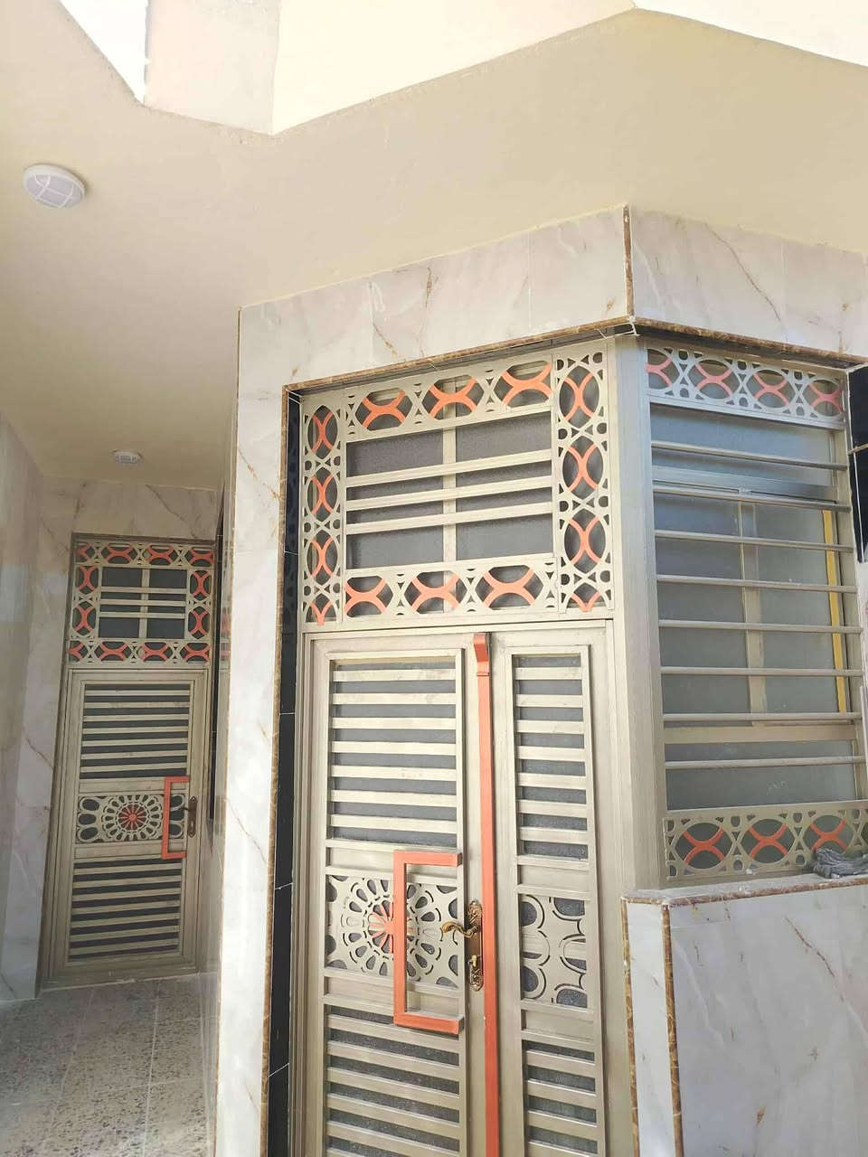 للبيع بيت مساحه 100م بحي الميلاد الجديد الحولي شارع 30 كفه سوك مباشر خلف التجاري بناء2026مامسكون ابد وبناء درجه اول أمانته الله ورسوالله الله يمهل لياخذه صبه كونكريت طابوق نهروان وسيراميك وسكف كله جمس بورد سطح مطبك شتايكر الطفيلي لبيت كله لوح وسيراميك ولارض كاشي درجه أوله
 وابد مامسكون وكله درجه أوله ومفتوح ع شارع العام تبليط واصله ورابط مجاري ومأساس كامل
سعر 100 مليون وبي مجال


**إذا كنت صاحب هذا الإعلان وتريد حذفه لأي سبب، رجاءا أرسل رسالة إلى الدعم الفني**