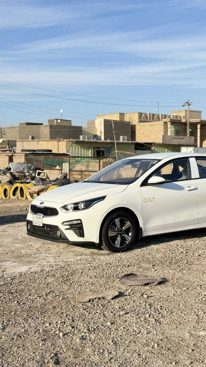 السلام عليكم  كيا سيراتو للبيع 2019
مكينه1600 
ماشيه64الف للاستفسار ***********
