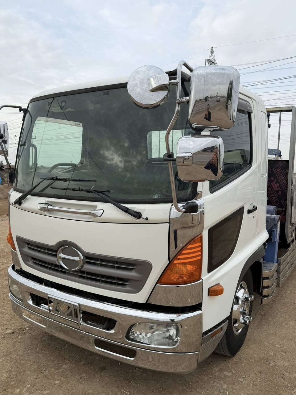 سلام عليكم للبيع هينو كرين
موديل 2023 رقم بغداد 6 وربع 3سلايت مخالف

سياره جديده و مكفوله كفاله عامه

العنوان واسط الصويره

*********** 

***********
