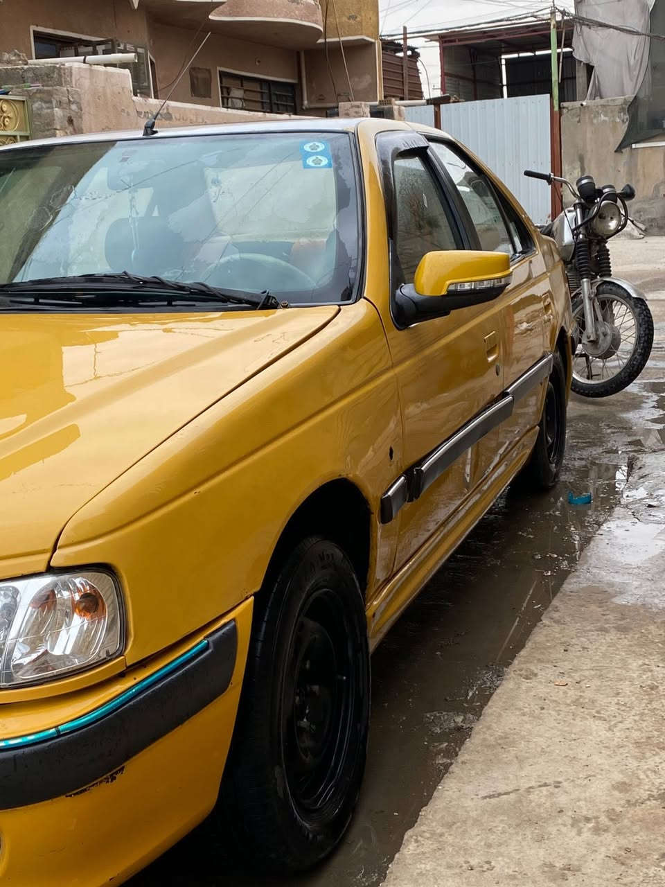 السلام عليكم ….مُكـلف بالنشر📍
بيجو بارص مديل 2015  السعر 47
مكاني بغداد الحسينيه 
تبريد ما بيه شي بس صونده مزرفه 
رقم بغداد باسمي السياره 
گير مكينة كفولات 
سياره بأسمنا تحويل ثاني يوم 
سيارة جديدة خير من الله 
رقمي ***********
حـسين الـزبيدي .
