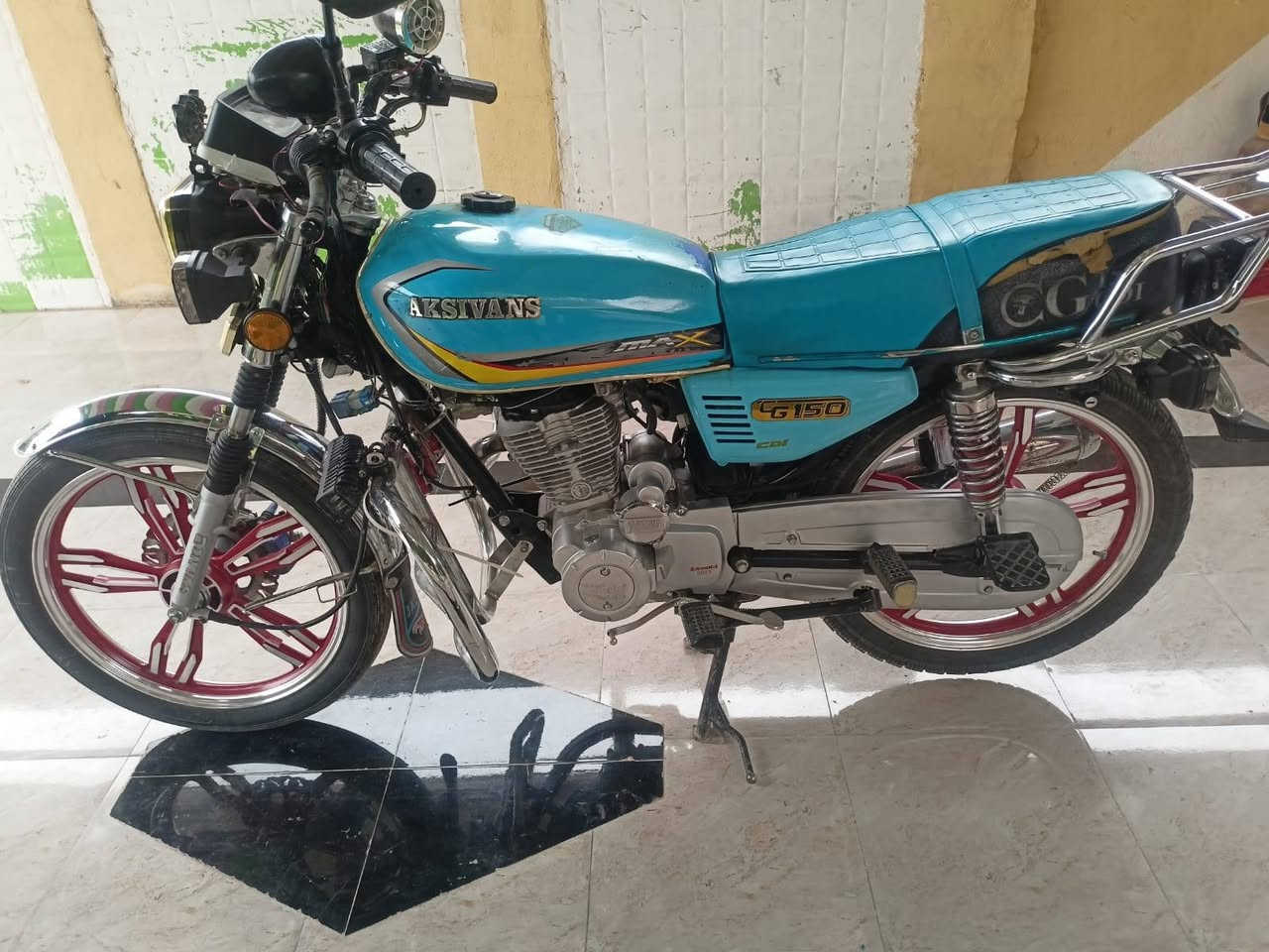 سلام عليكم سيفان البيع موديل 23 محرك 150مكفول نضافه محرك يخبل مجمبز السعر 650 بيه مجال اوراق كامله  مكاني الصوفيه الاستفسار ***********
