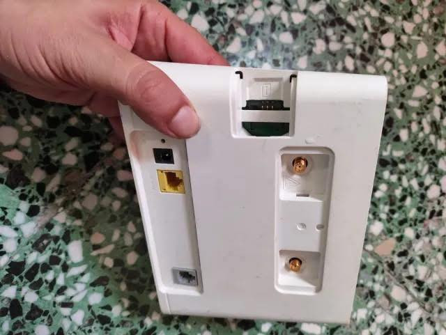 راوتر سيم كارت شريحة هواوي - بتقنية 4G/ LTE بسرعة 150 ميجابت/ثانية من هواوي - يدعم كل الشرائح
شغال شرط الفحص قطعة نظيفة 100‎%‎
جرّبتها شغاله فول على اسيا سيل 
بسعر 25 الف


**إذا كنت صاحب هذا الإعلان وتريد حذفه لأي سبب، رجاءا أرسل رسالة إلى الدعم الفني**