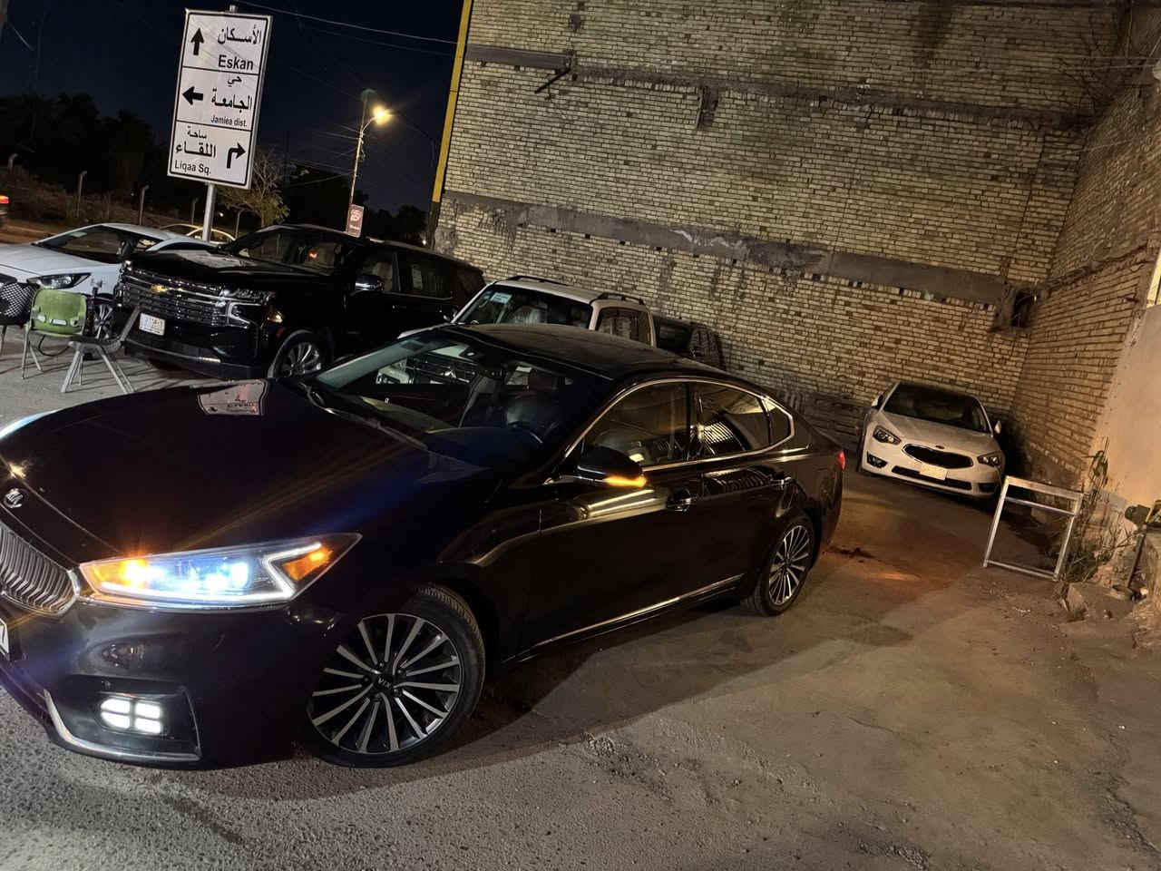 السلام وعليكم للبيع 
كادنزا 2017 فول مواصفات 
وارد امريكي حادثها قبق الجنطة وبدل نقس الون فقط بدون صبغ
بانوراما
توقف ذاتي
بصمه ابواب
دخول ذكي
صندوك كهرباء
اشاير بلمري
 كشنات كهرباء
 محركها V63.3
شاشة جبيره
كشنات خزن 
4 وضعيات قياده
لدات عداسات زنون
رقم بغداد مميز تحويل ثاني يوم 
ماشية 95 الف
مكان السياره بغداد المنصور دور السود
السعر:145 ورقه وبيها مجال
الرقم:***********
