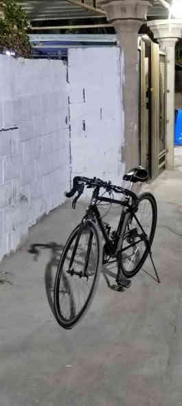 السلام عليكم اخوان بايسكل للبيع
نوعه C700 بعده جديد 

لون اسود 🖤

تخم تواير بعده نضيفه ☑️

ماشي 5000K 😅

الشراي يتصل ع الرقم او واتساب 

*********** رقم صاحب الدراجه 

(مكلف بالنشر) 
شكرا للجميع 
ادمن🤍
