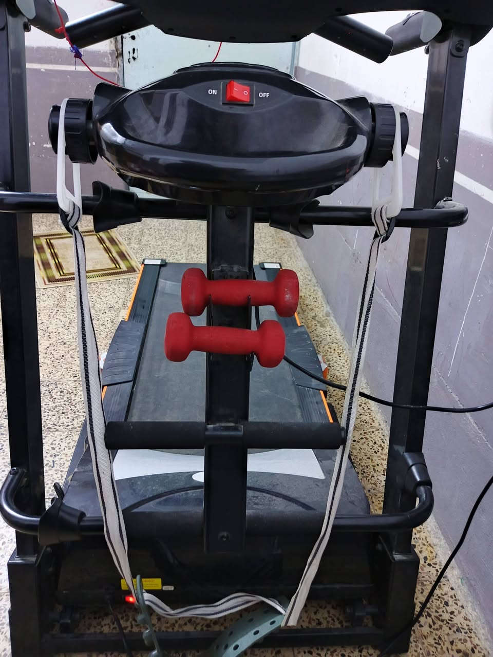 جهاز جري مستعمل قليل اخو الجديد نوع سبوت الجبلي 👍
المواصفات
ملف الماطور نحاس %100
يتحمل وزن اكثر من 150كغم 
متعدد للسرعات 
ملحق برجاج لتكسير شحوم البطن والارداف
دبلات + نوابض صحية لامتصاص الصدمات اثناءالتمرين
يحتوي على شاشة LD
قياس نبضات القلب ❤
قياس الوقت 
قياس السرعة 
قياس المسافة المقطوعة
قياس السعرات الحرارية المحروقة
ملحق بسماعات تعمل على الفلاش والاواكس mp3 
يحتوي على دامبلز عدد 2 اثقال يدوية
السعر 350 ألف  للاستفسار الاتصال على الرقم ***********
