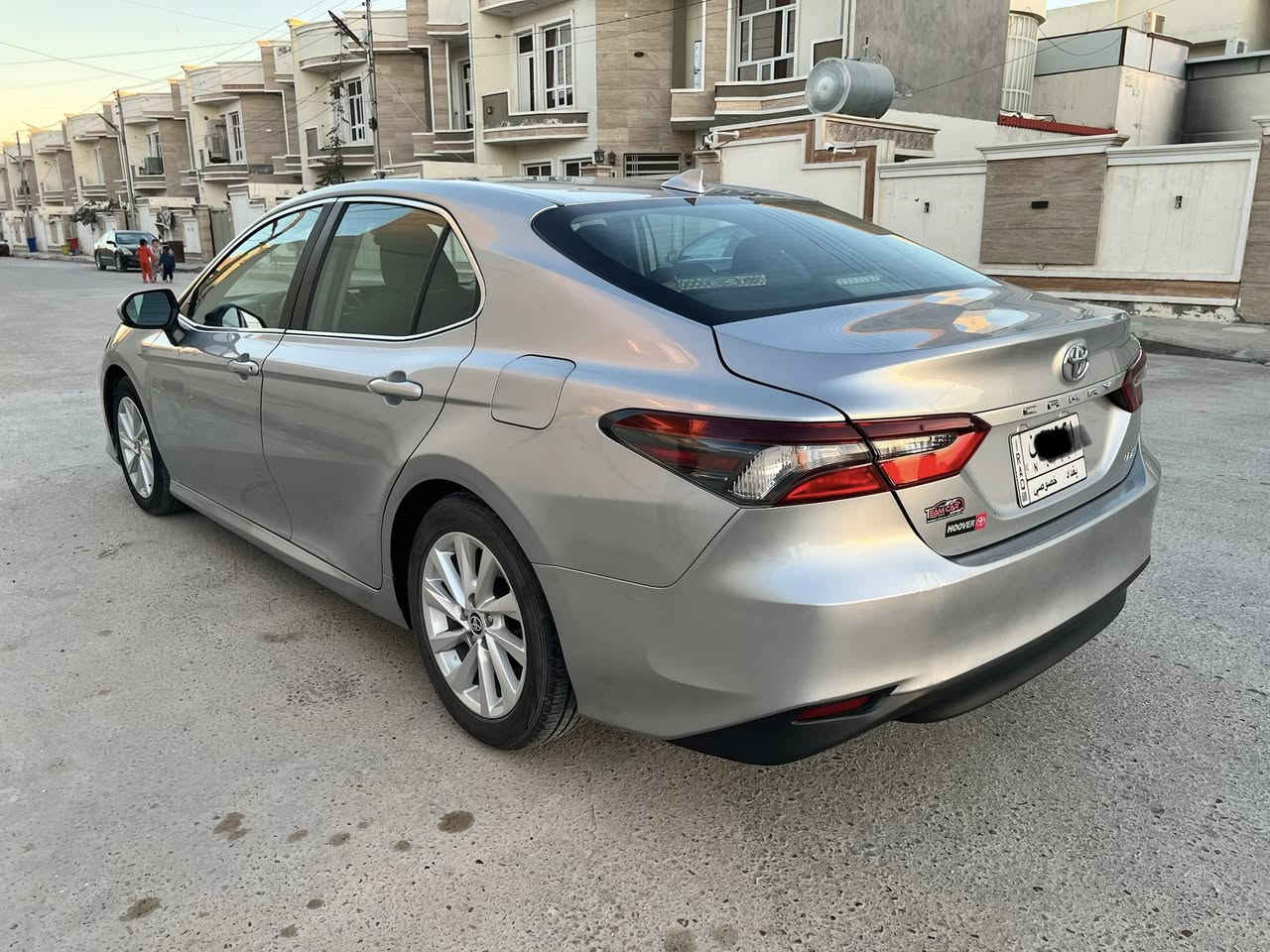 السلام عليكم للبيع فقط بدون مراوس كامري 2023 وارد أمريكي صبغ بند فقط مكانين بارد ماشيه 68 كفاله عامه من كير ومحرك صدر كلها على وضع الشركه رقم بغداد معوقين باسمنا صور الحادث موجوده بالمنشور 
السعر 172 وبيها مجال 
 ***********
