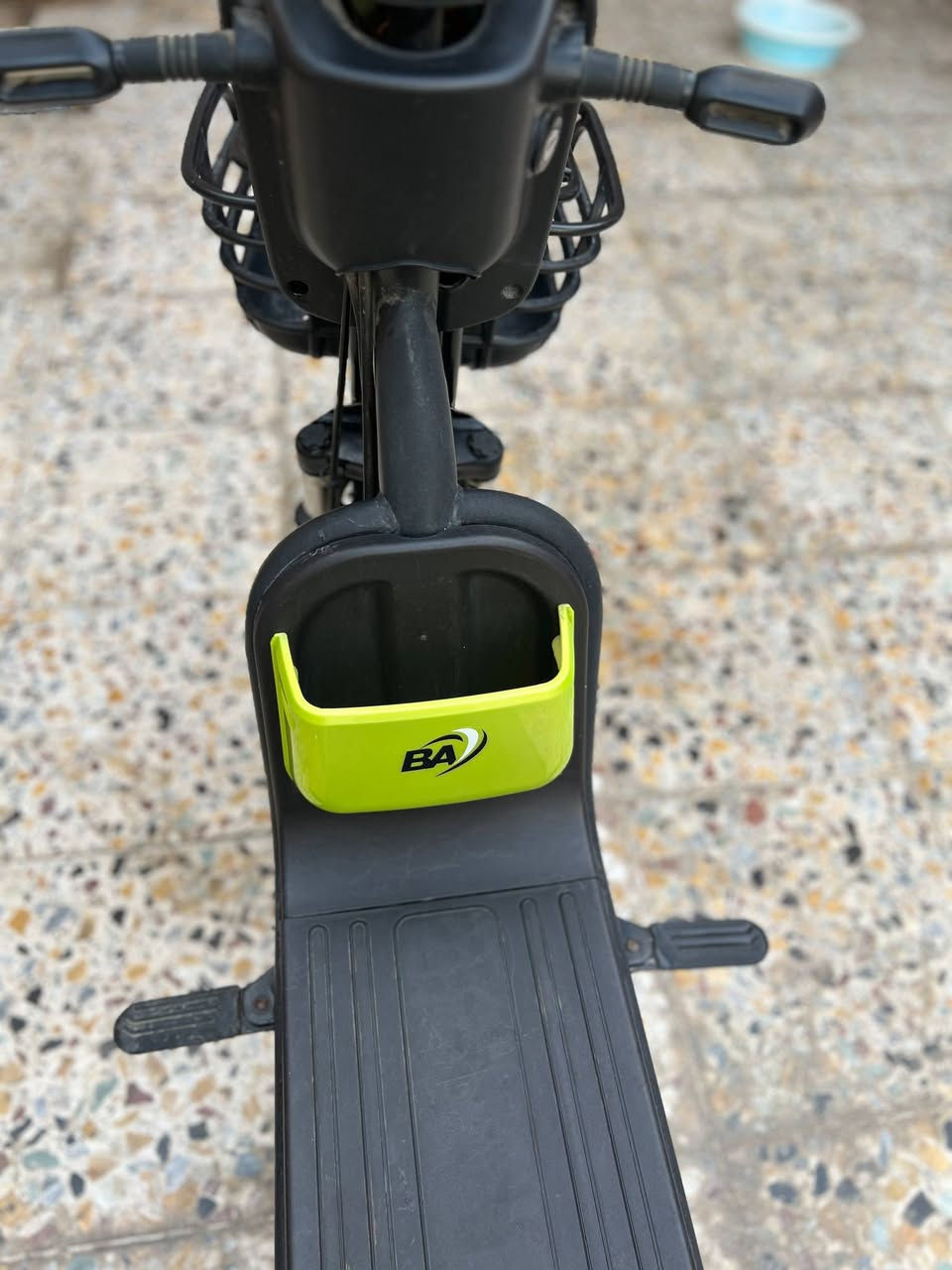 دراجة شحن للبيع

المواصفات :

خمس بطاريات جديدات🔋

البطاريات 35 فولت ✅

الملف 800✅

اربع سرع ✅

شاشة بيها عداد وعدد الكيلوات وانواع الاعطال والشحن✅

اشارات يمين ويسار ✅

ضوء عالي وناصي ✅

بصمتين وسويچين ✅

ميزة التشغيل عن بعد ✅

قفل الدراجة من خلال البصمة ✅

سرعة 99 بالعداد الفعلية تقريبا 70 ✅

شاحنة اصلية ✅

سلة امامية ✅

چكمچة ✅

ستاند جانبي ✅

ستاند تعليگي ✅

مثبت موبايل ✅

مدخل شاحنة USB✅

تايرات چوبلس ضد البنچر ✅

اربع دبلات ✅

السعر :475

للتواصل :***********

العنوان : بغداد الشعلة حي الجوادين
