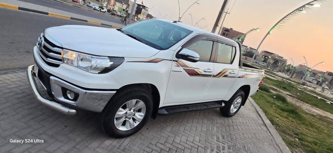 اللبيع هايلوكس موديل 2019 فور ويل ساز  اصل كير اوتماتيك فول مواصفات رقم بغداد بسمي  سيارة مكفولة من ضربة وتبديل وفتح علاوظع شركه ماشيه 95الف فول مواصفات صاج ملكي تبريد خلفي تبريد كشنات ثلاجه حساس كأمره بك لايت لد مع لد امامي اخوان سياره بعدهي جديده شركه سبير منازل كتلوكات الشركه كله موجوده  سعره مناسب  عنوان بغداد شراي يتصل ***********
