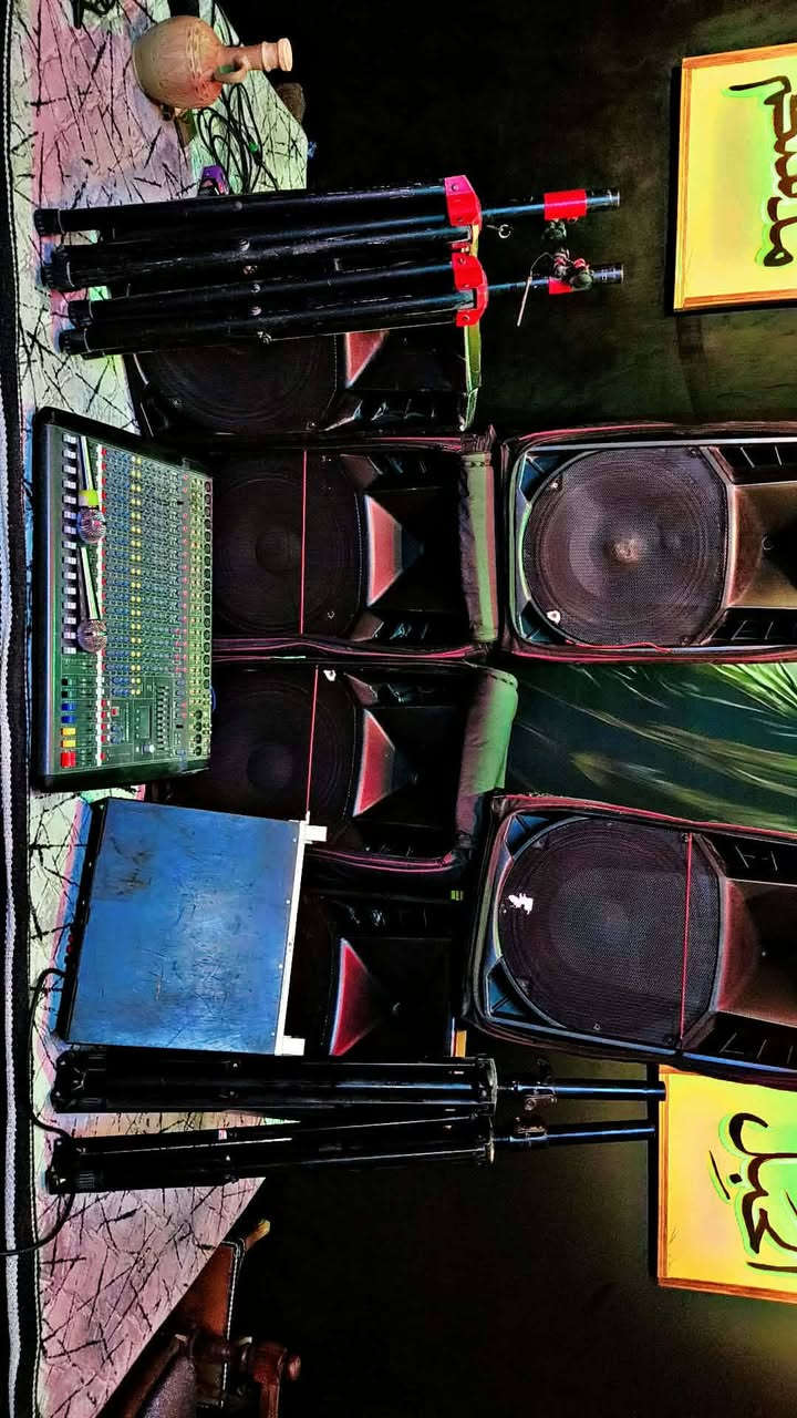 اللهم صلي على محمد وال محمد
صوت للبيع 
جهاز داينكور 1600
بور 8000
مايكات جاسكو عدد 2
سماعات ار سي اف تجميع عدد 6
ستاندات عدد4
وايرات كامله 
السعر خاص..


**إذا كنت صاحب هذا الإعلان وتريد حذفه لأي سبب، رجاءا أرسل رسالة إلى الدعم الفني**