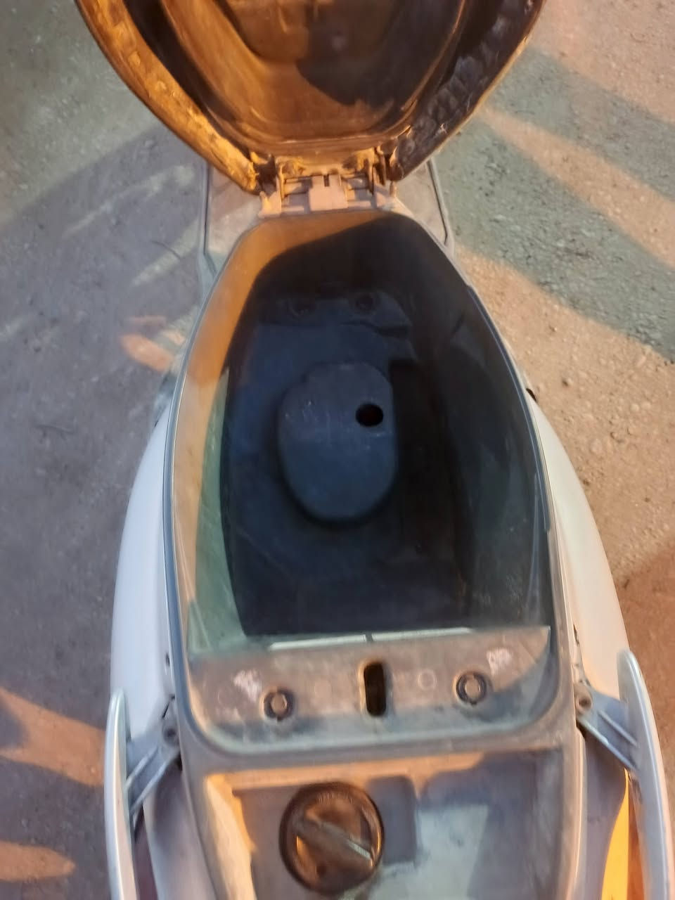 بريز لايت عالي
دراجه بلاديه ختم واحد
كابريتر بلاديه
سلف هندر سغال
كهربايات دراجه كلها شغاله لايت عالي ناصي اشاير شغاله
عنواني بغداد الشعله 
السعر 600 وبيها مجال
***********
