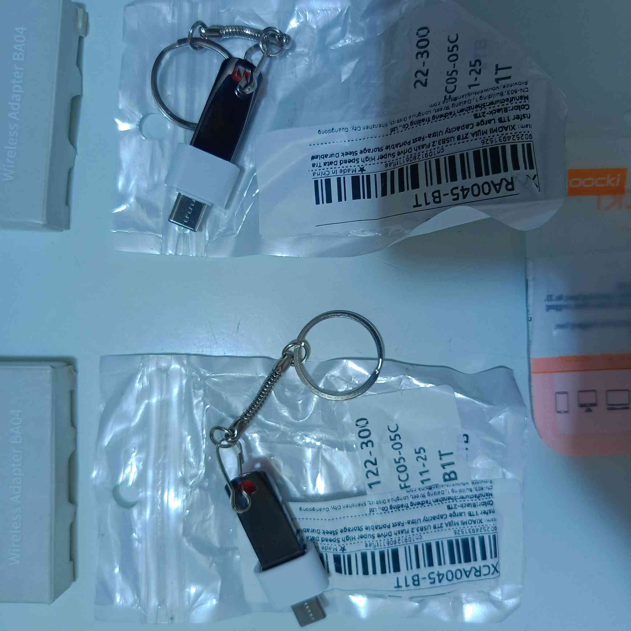 متوفر ادبترات باسيوس بلوتوث جوكرعدد 2
وادبترات من usb الى تايبسي عدد 2
فلاشات حجم 2 تيرا  تايبسي أصلية لنقل ملفات الموبايل عدد 2
قلم سامسونج أصلي
سعر الكل 25
يوجد توصيل الى جميع محافظات العراق
@أبرز المعجبين


**إذا كنت صاحب هذا الإعلان وتريد حذفه لأي سبب، رجاءا أرسل رسالة إلى الدعم الفني**