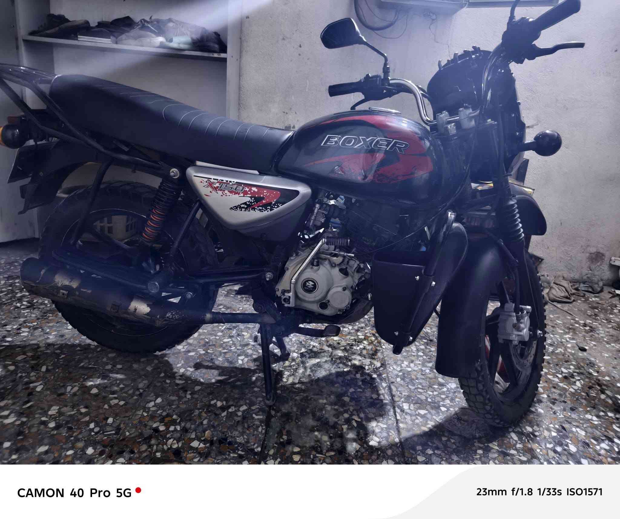 السلام عليكم دراجه بوكسر للبيع الدراجه كامله ما بيه اي نقص موديل 2023مرقم باقي التفاصيل ***********
