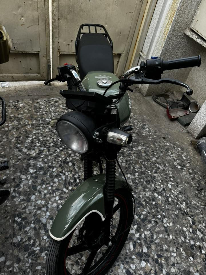 للبيع سولنك ٢٤ مكينه برغي مامفتوح بيها مكينتها كفاله 
الدراجه مابيها اوراق السعر ٦٥٠  مكاني السيديه تقاطع درويش 
*********** التواصل على هذه الرقم
