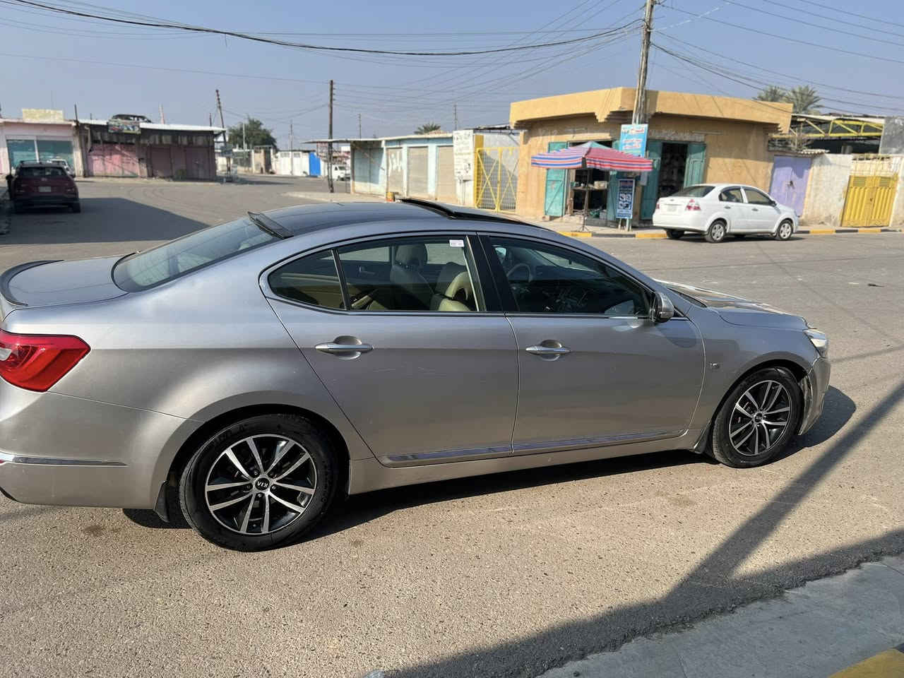 السلام عليكم
كيا كادنزا 2014 فول موصفات VIB خليجي تفاصيل:

بصمة تشغيل
بصمة ابواب 
 سقف بنوراما
شاشة بلوتوث
بردة خلفية كهرباء
سايد بريك دكمة
اوتو هولد
تدفئة تبريد بالكشنات شغاله 
نضام تراكشن
مري شفط
تحكمات خلفية 
نضام ترحيب
جام اوتو 
كامرة خلفية
حساسات
كشنات كهرباء وجلد
ستيرن كهرباء 
كشنات ميموري
مري قلاب عالبك
دوسات ليزرية
لايتات زنون بلادي 
شفتات بالستيرن شغالات
تحكم ستيرن جهتين
كروز سرعة
وبعد بيها هواي موصفات ومعروفة ال VIP
مكفولة من الصبغ والفتح والتبديل بيه فقط بارد بدون دواخل شرط
صدر امامي خلفي متسمع بي اي صوت 
تخم تاير جديد شرط جديد
محرك 3500cc 
محرك وكير مكفول
كهربائيات مكفول 
رقم اربيل 
 شرط تحويل سنوية 2029 
السعر 132وبية مجال 
***********
مكاني صلاح الدين قضاء بلد 
وكلشي اكو بالسوك واكو حته بالشده
