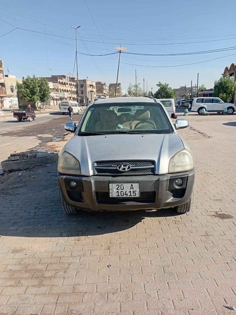 توكسان 2008
ستة سلندر حجم المحرك 3000
كير ومحرك مكفولات
رقم ديالى انكليزي
كشرتهة حلوة لاصبغ ولا معجون
مكانهة بغداد
ترايهة وين متريد
تايرات باتري جدد 
تبريد ثلج تدفئة شغالة
السعر 90 وبيهة مجال
اتصال او واتساب على الرقم
صاحب السيارة سيارة باسمة
تحويل ثاني يوم

*********** 

غير متواجد عل فيس
