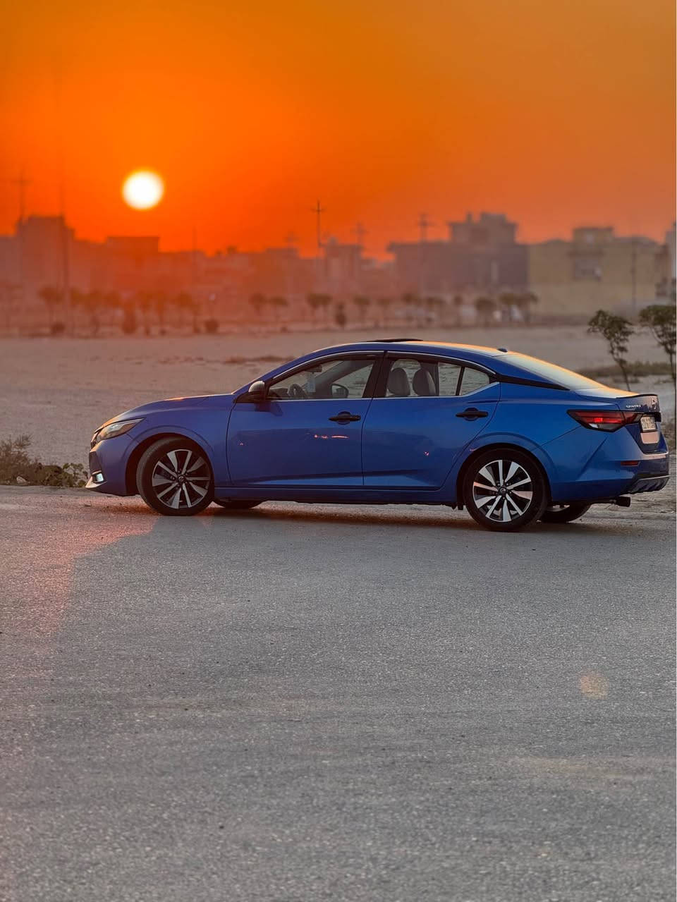 لمحبين التميز لون ازرق بحري 
داخل قيسي 

سينترا مواصفات SV بريميوم 
موديل 2020 
بيها قطعتين بوند وجاملغ 
بدون ايرباك بدون دواخل بدون شاصي بدون تعديل بدون بارد صور للسونر موجودة

ماشية 115 كيلو

كير ومحرك شرط 
بأسمي تحويل مباشر
***********
***********

السعر 138 ومجال
مكان السيارة دهوك
سيارة جاهزه وكاملة مابيها أي مصرف دهوك, العراق
