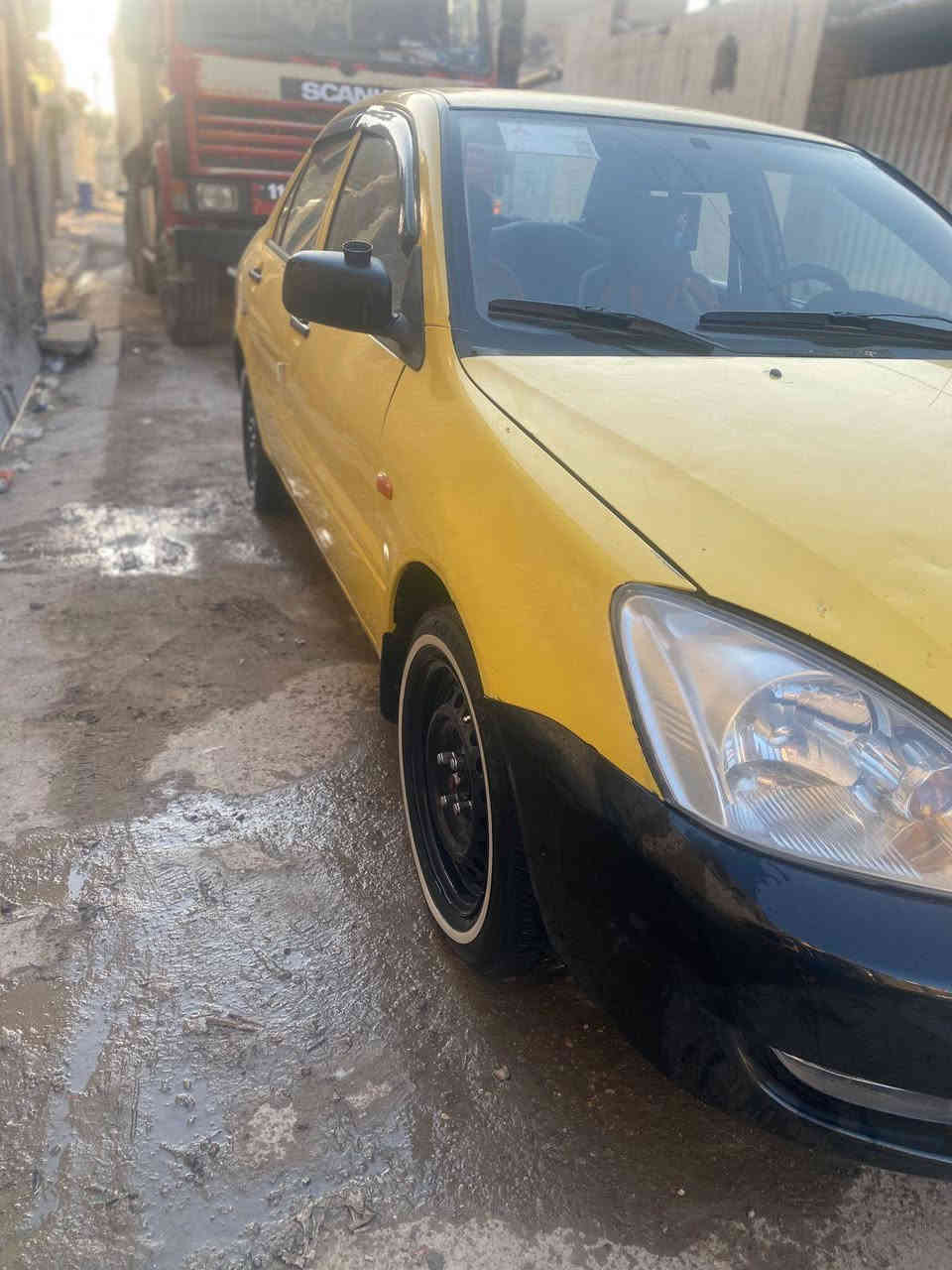 السلام عليكم لانسر 2010 الشركة العامة مكينة كير تبريد كفالة تخم تايرات جديد صدر امامي خلفي قبل يومين شادة سيارة بيها جاملغ وباب السائق صبغ بدون حادث وبدون دواخل سيارة خير من الله نظيفه بمعنى الكملة السعر 75 وبيها مجال حك الجية مكاني بغداد الشعب غير متواجد ع الفيس اتصال ***********
