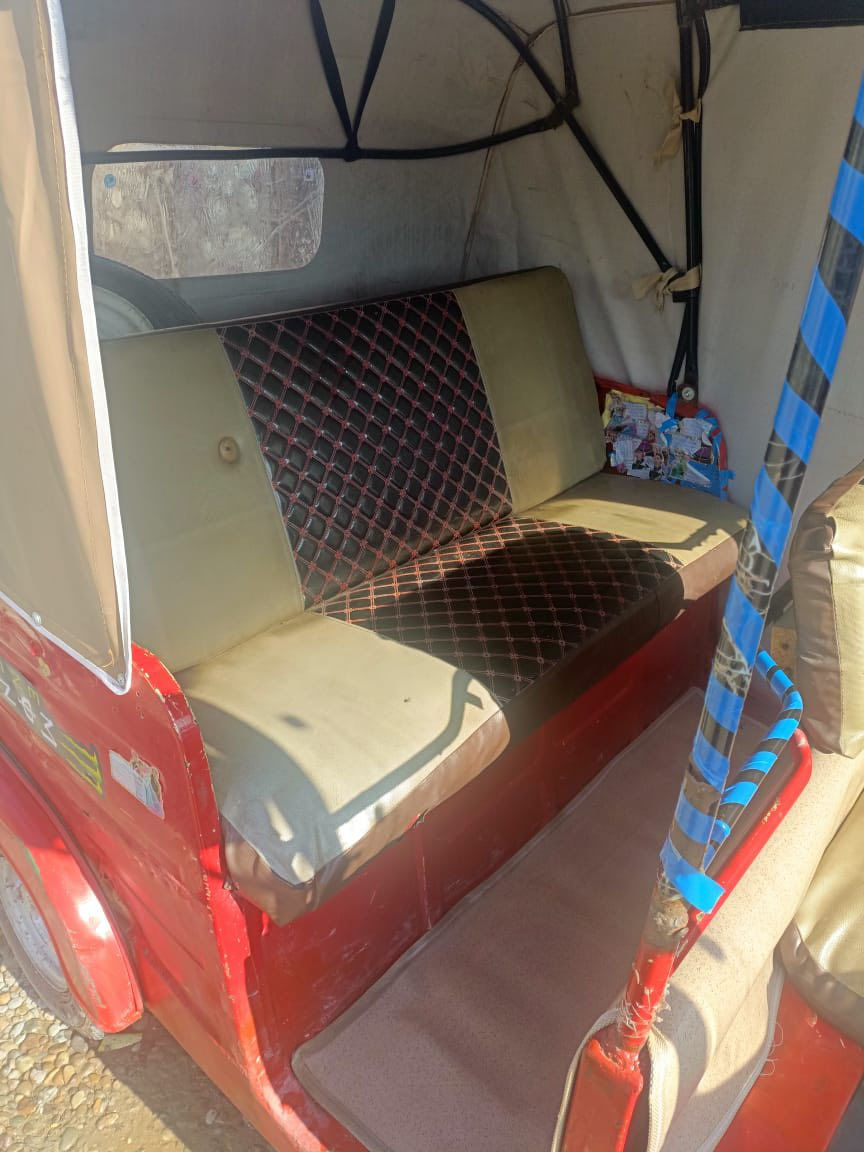 سلام عليكم تك توك للبيع لون احمر نظيفه  حلوه كاعده من محرك من كير من كلشي من تخم تاير  ومن كلشي مكفوله المكان صلاح الدين قظاء الدجيل   الاستفسار على رقم الهاتف او مراسله على خاص ***********
